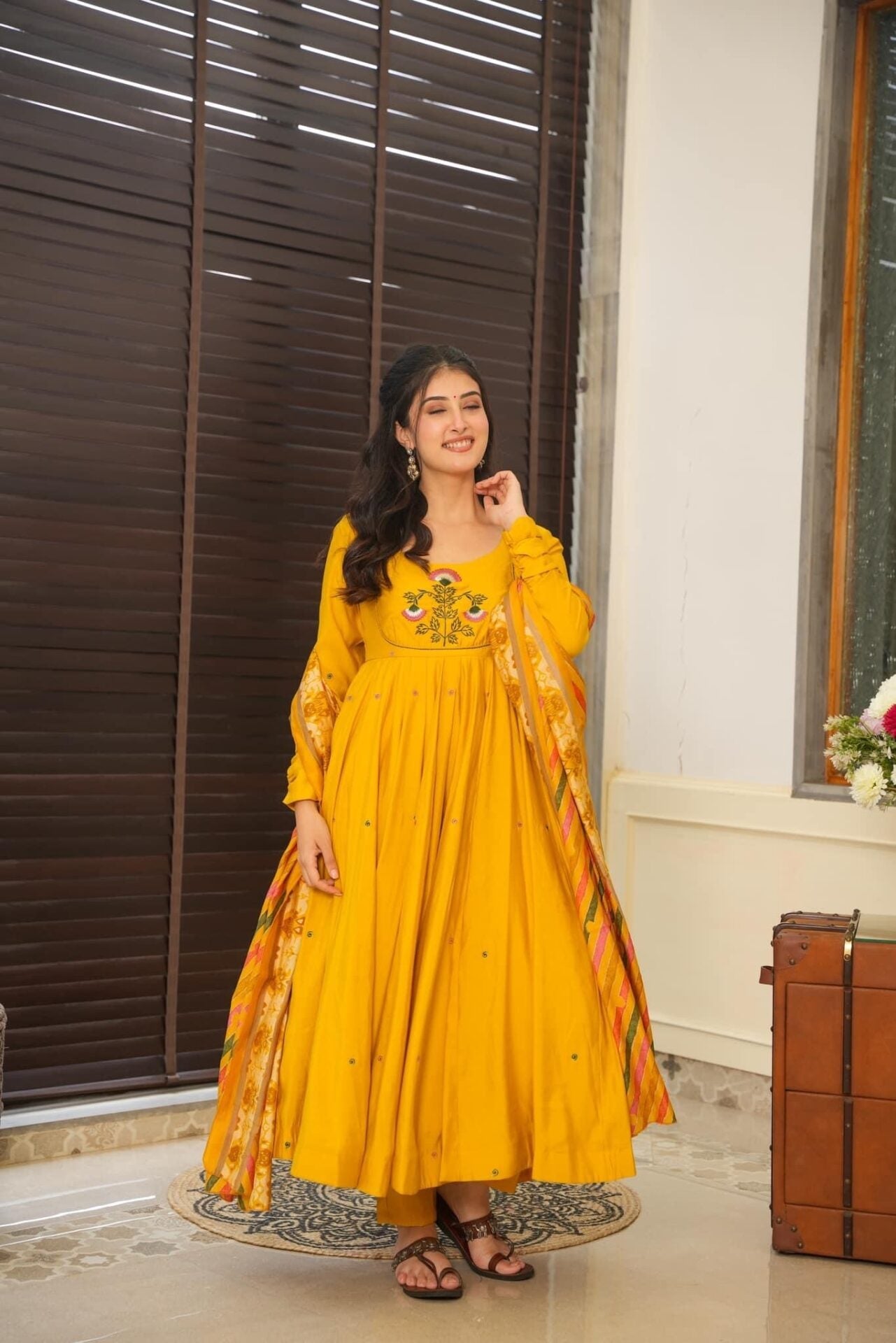 Idaho-o Hadiya yellow suit set
