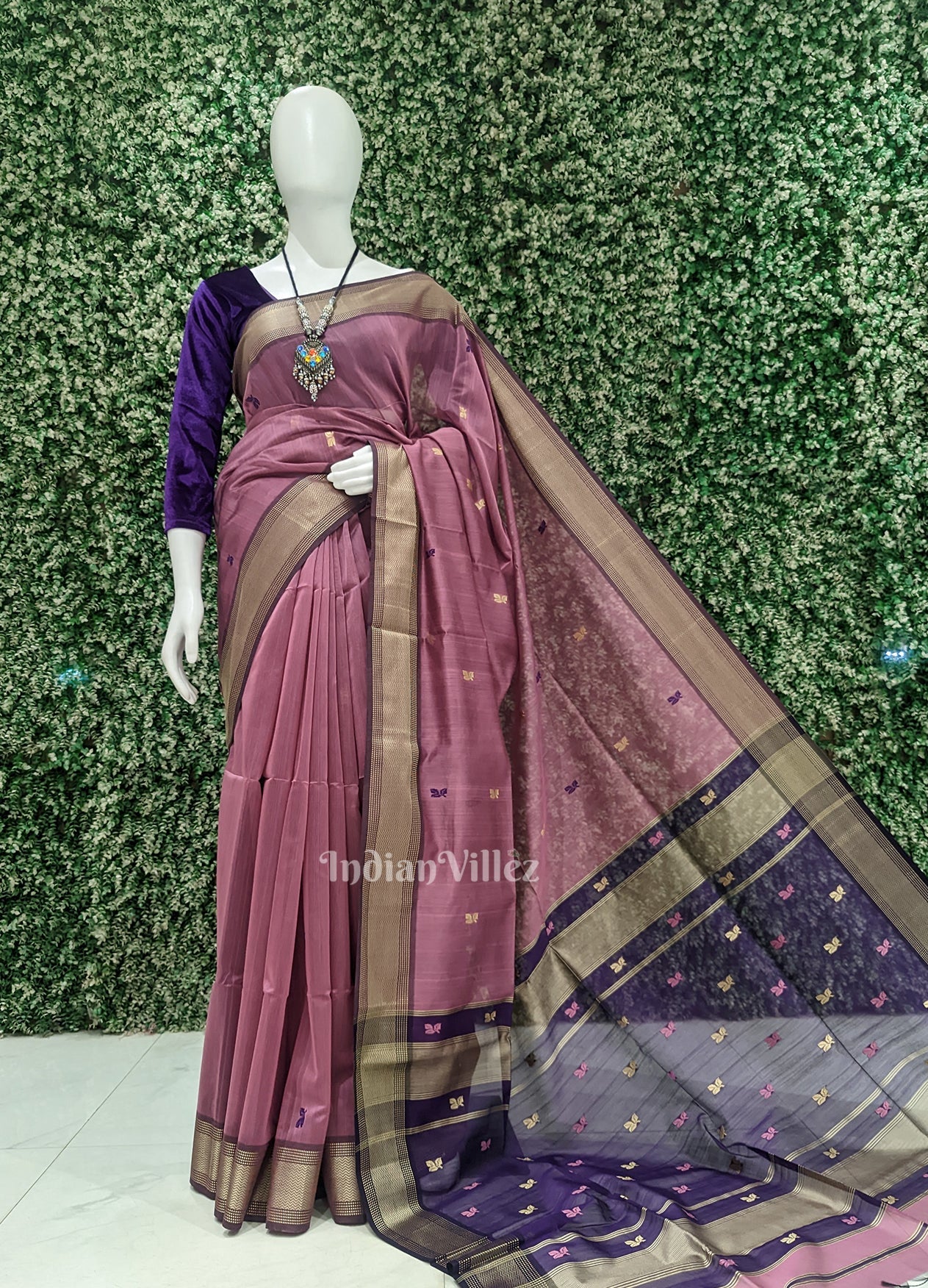 IndianVillèz Onion Pink with Royal Blue Pure Silk Cotton Maheshwari Saree With Zari Border