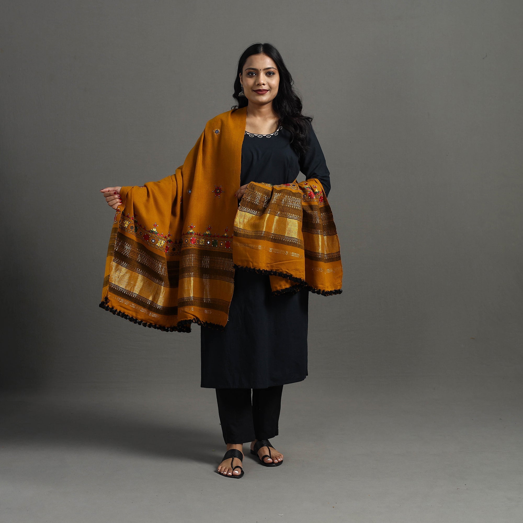 VANKAR BHIMJI KANJI Brown - Kutch Neran Hand Embroidery Mirror Work Woollen Shawl 77 - view 2