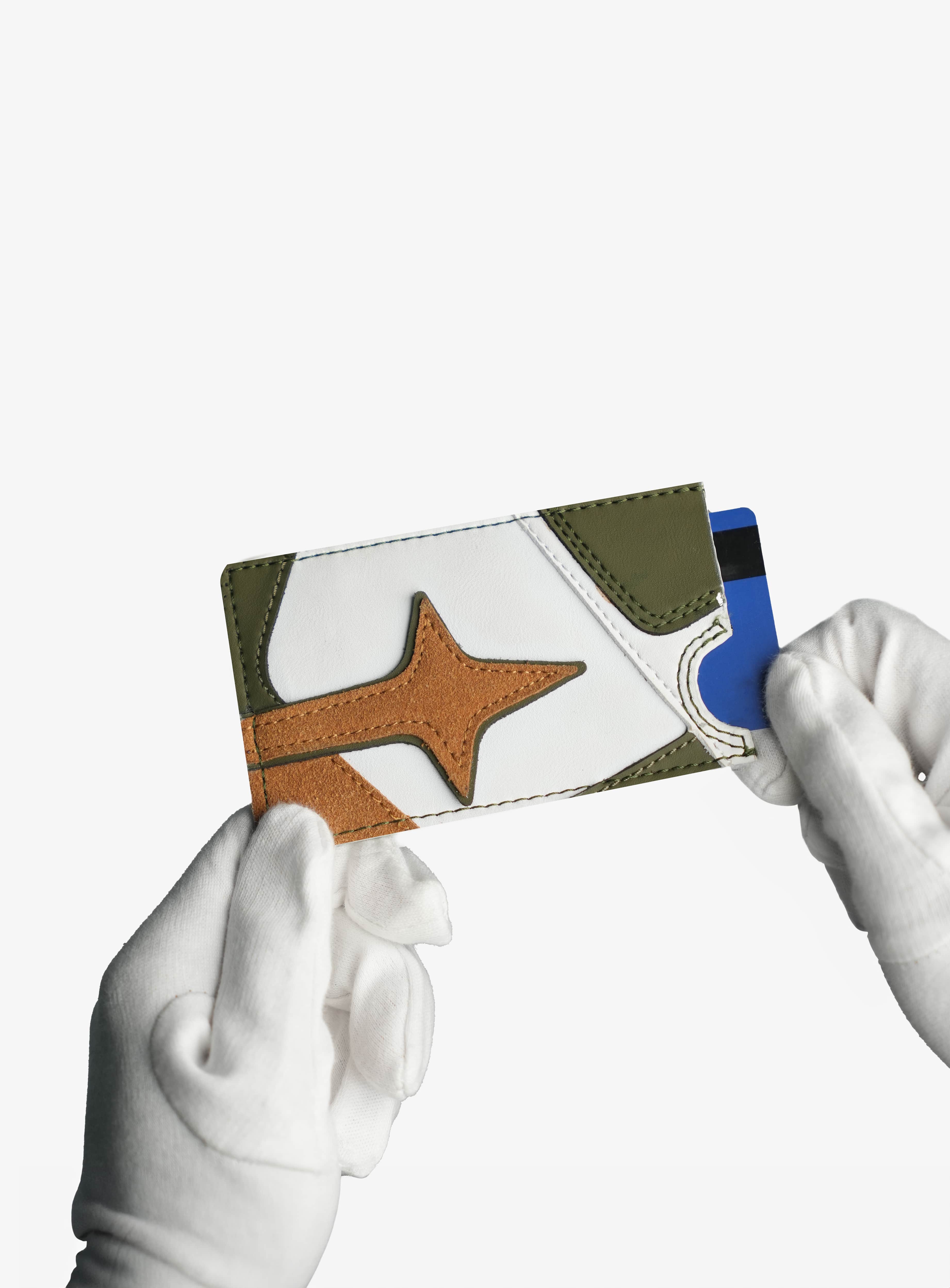 wearcomet Sneaker Wallet PINECONE - view 2