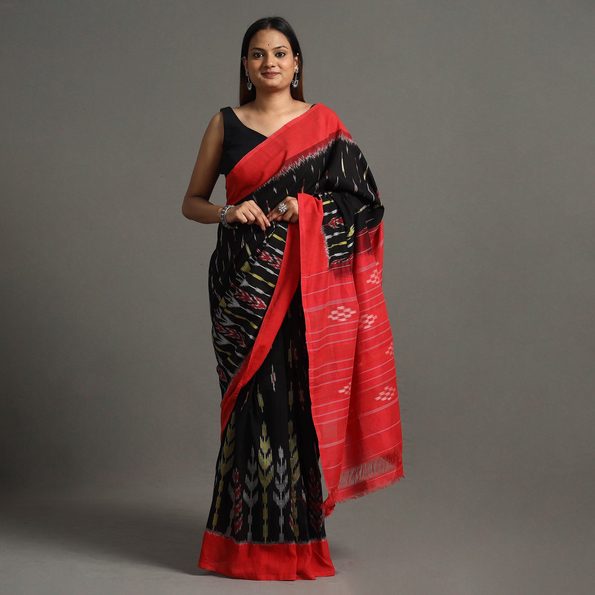 IKAT WEAVES BY EDEM CHANDANA Black - Pochampally Ikat Weave Handloom Cotton Saree