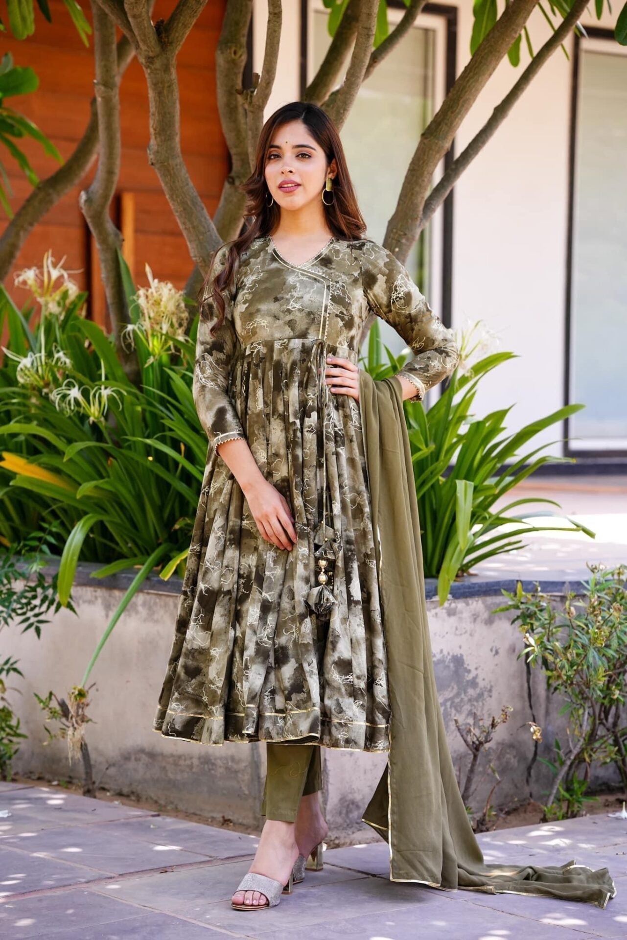 Idaho-o kaleidoscope elegance green suit set - view 2