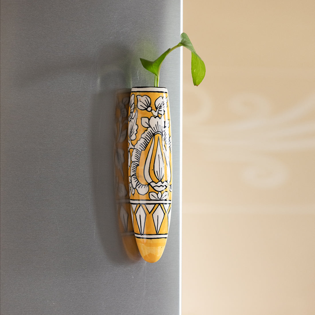 EXCLUSIVELANE 'Mughal Tales' Magnetic Fridge Planter In Ceramic