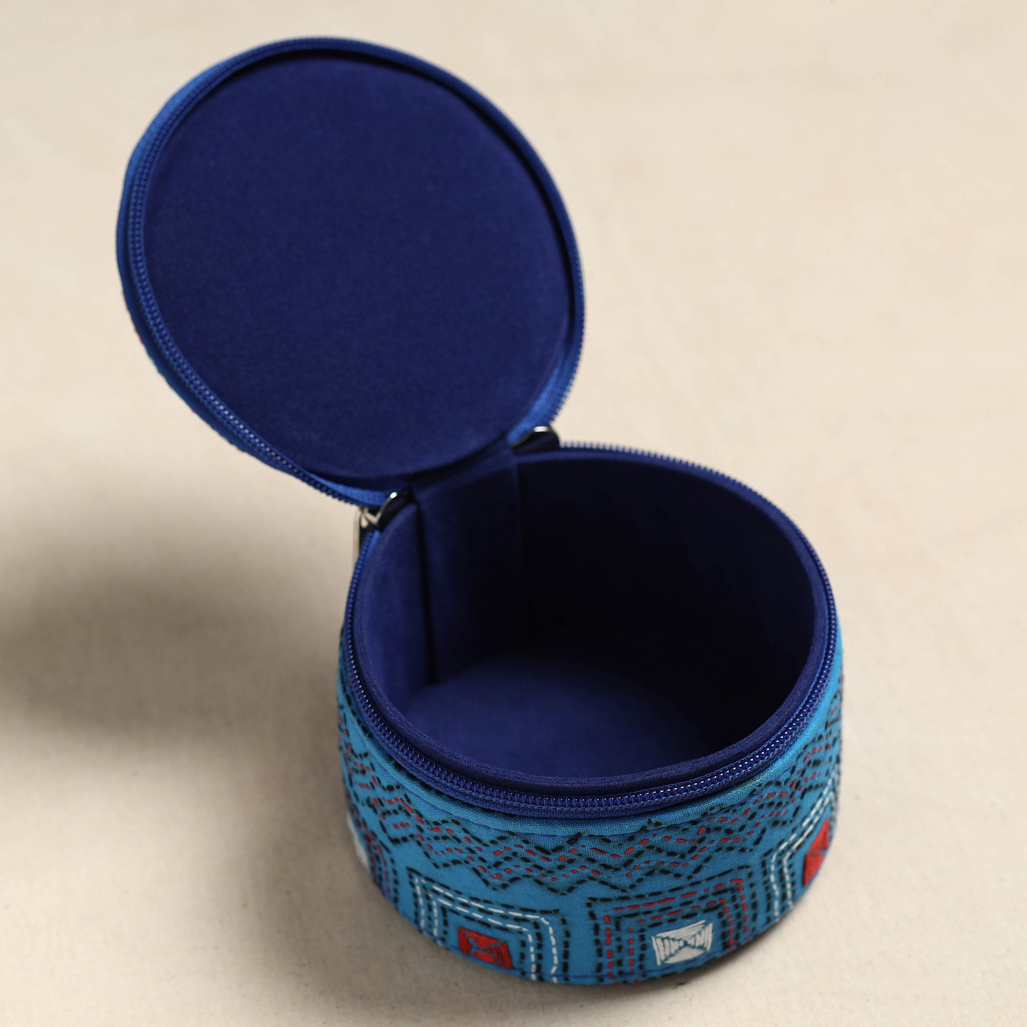 ASALKAAR Bengal Kantha Work Handcrafted Round Utility Box - view 3