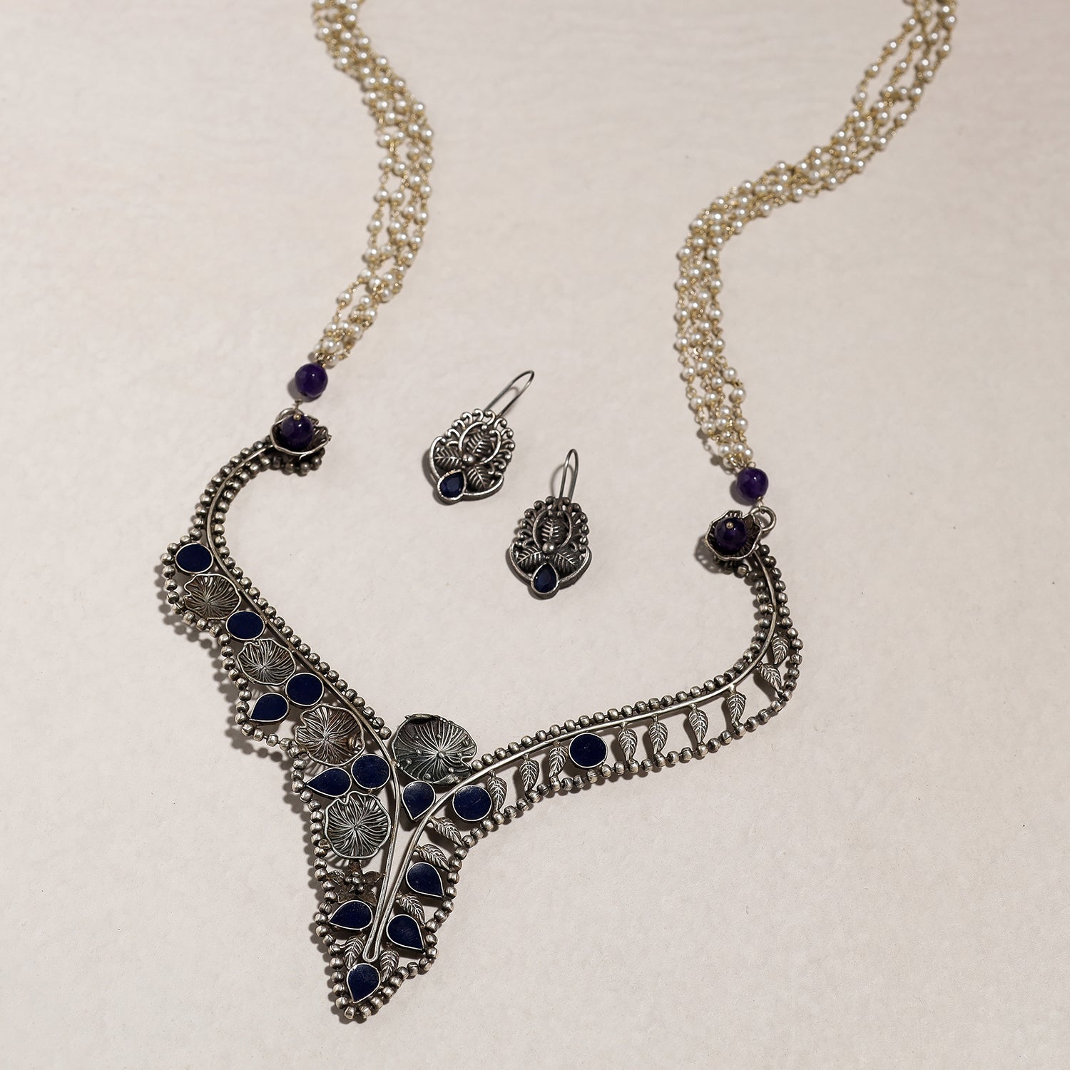 WHITE RIVER STORIES Antique Silver Finish Oxidised Brass Base Stone & Bead Work Necklace Set - view 2