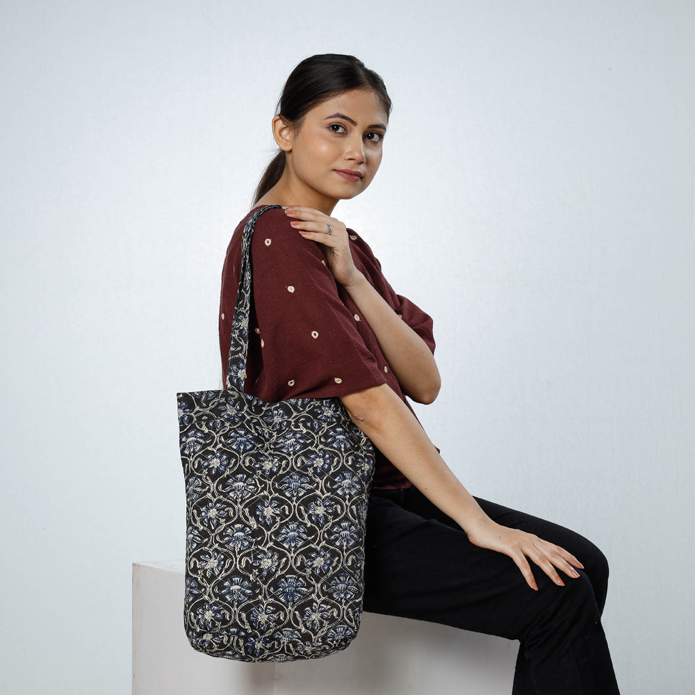 CHUTNEY CRAFT STUDIO Black - Handcrafted Quilted Sanganeri Block Printed Shoulder Bag