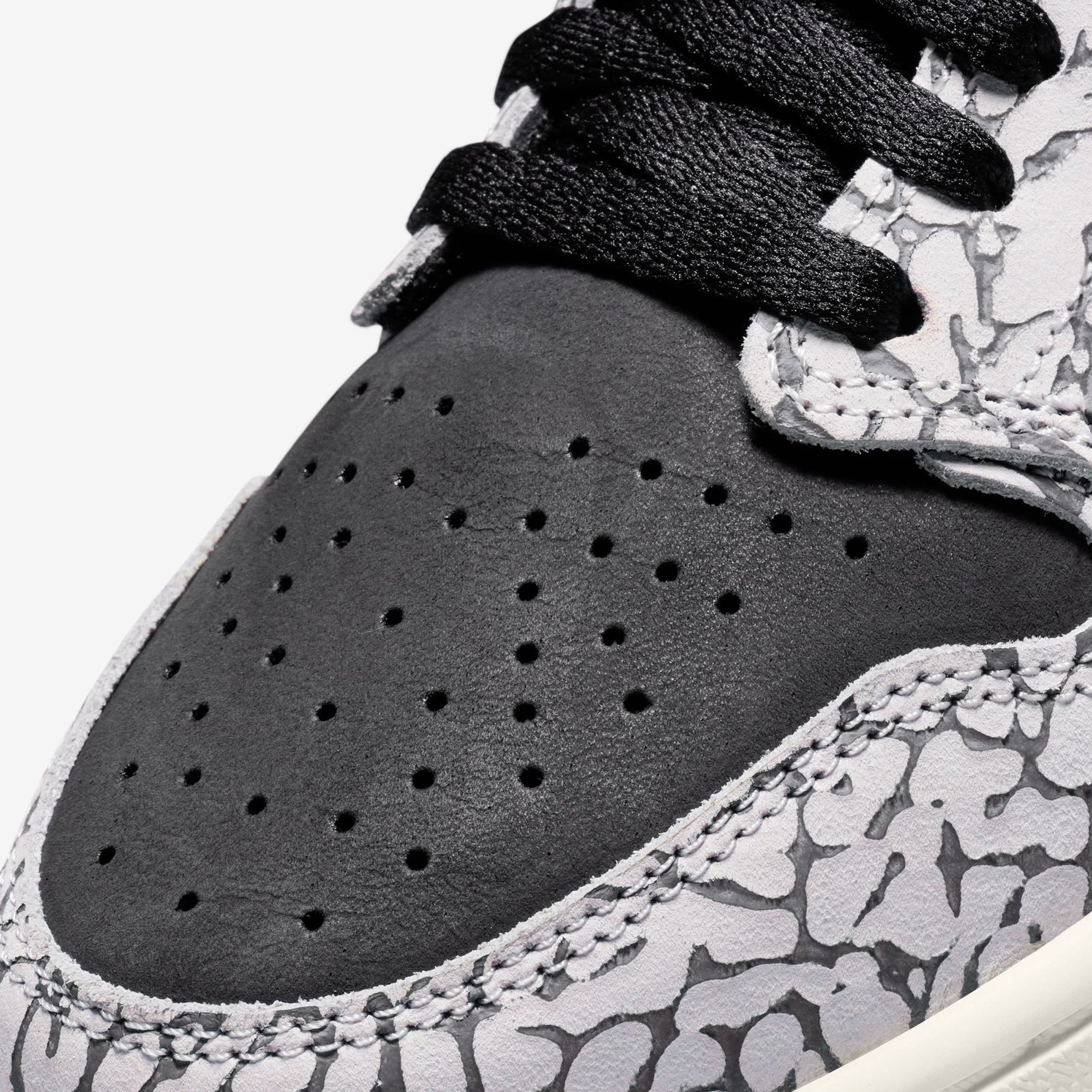 Jordan | AIR JORDAN 1 RETRO LOW OG { BLACK/MUSLIN-TECH GREY-WHITE - view 3