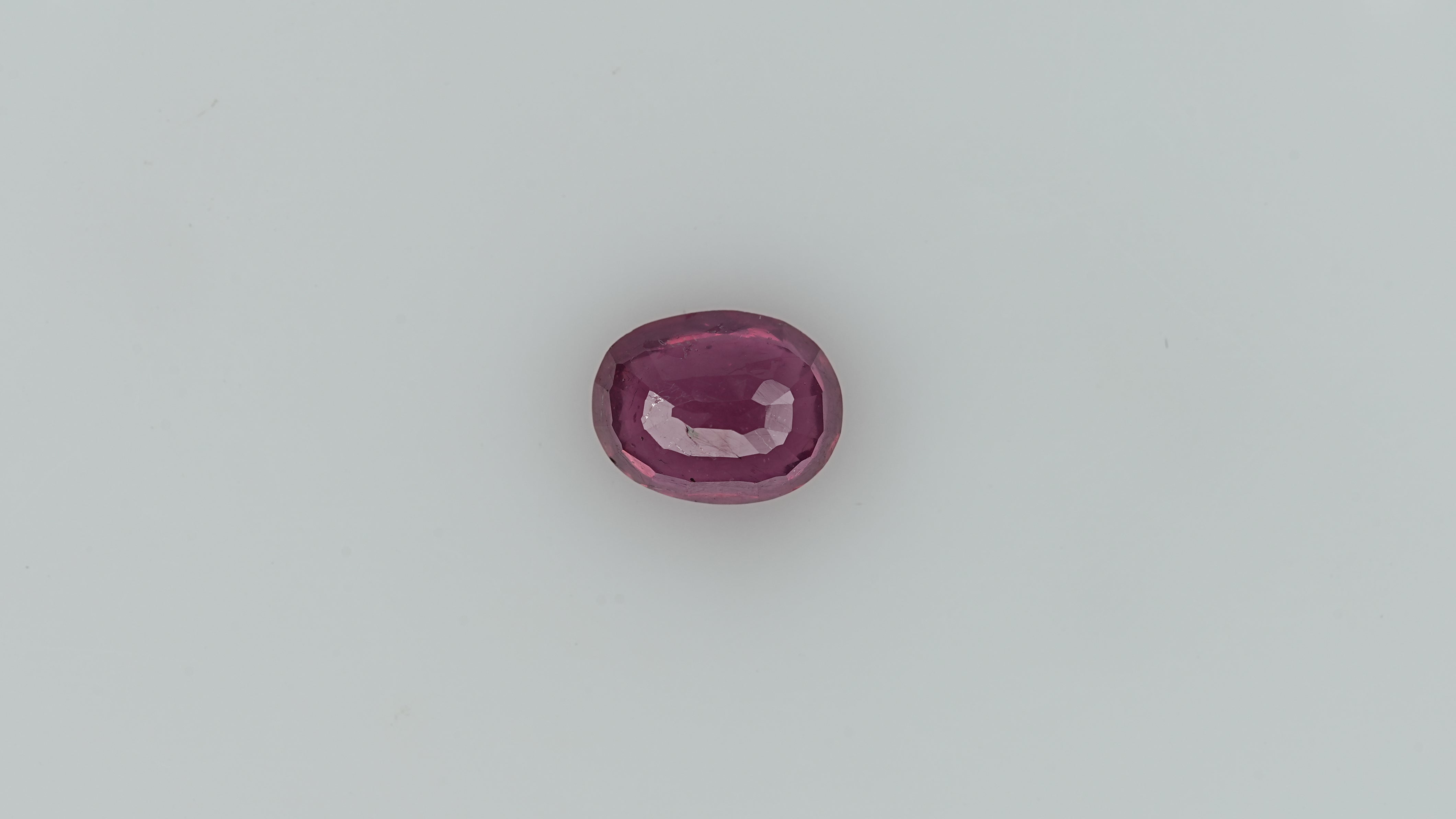 Gemsmantra Ruby - 3.94 Carats (4.334 Ratti) - view 2