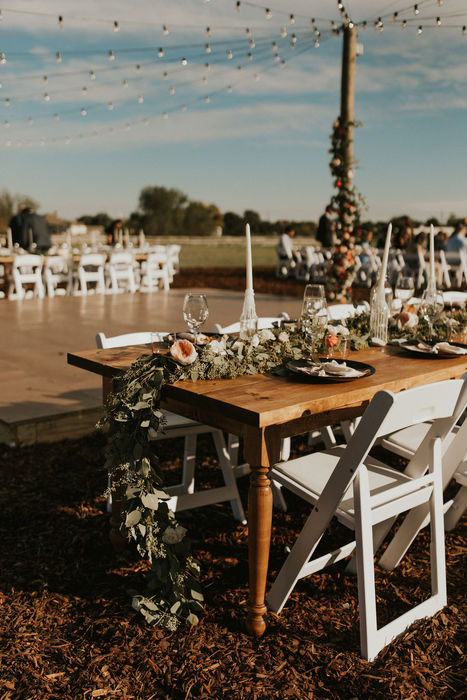 fiftyflowers.com Romantic and Organic Wedding - view 4