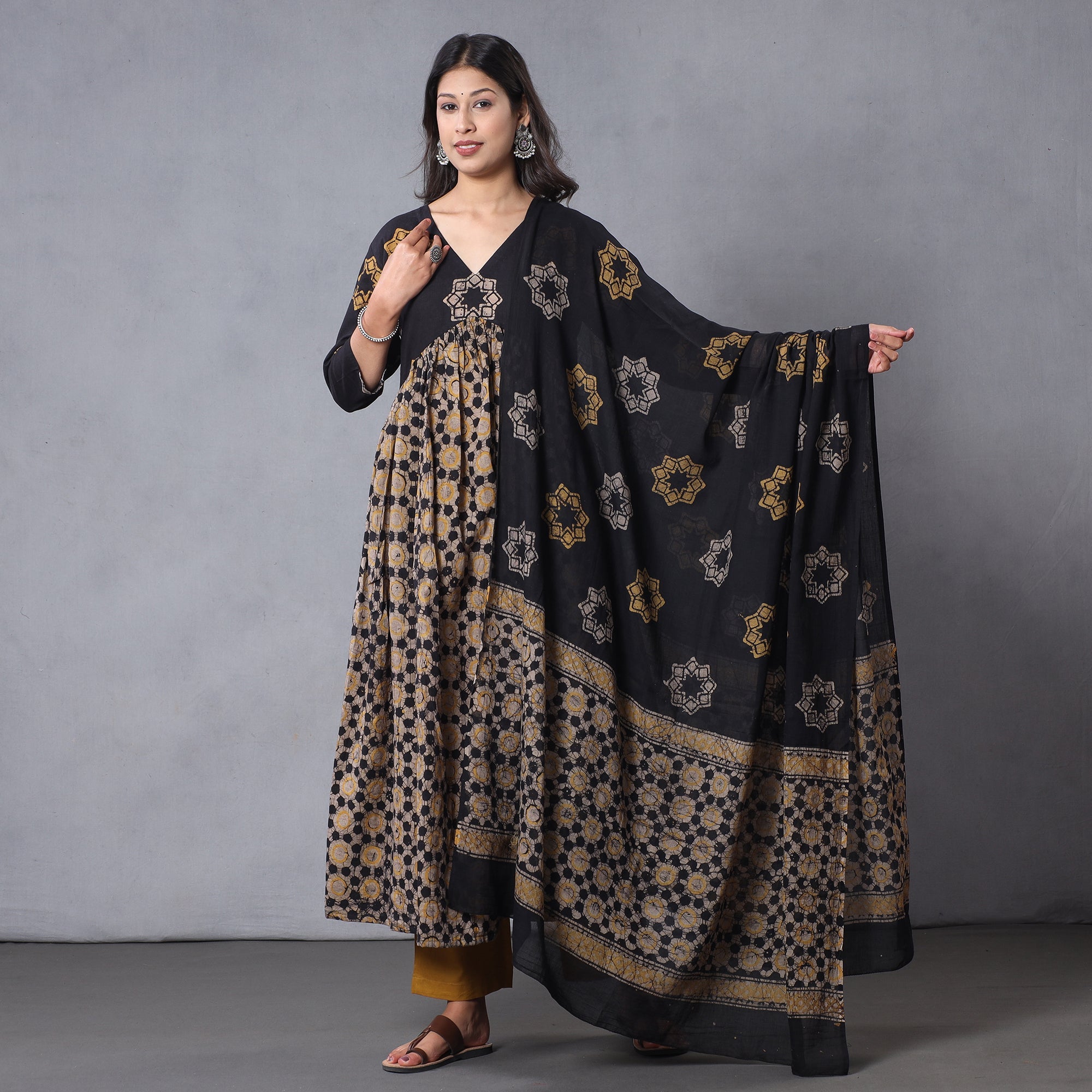 ITOKRI CASUALS Black - Flared Cotton Hand Batik Print Kurta Set 02