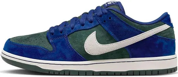 Cop Underdog Nike Sb Dunk Low ‘Deep Royal’ - view 2