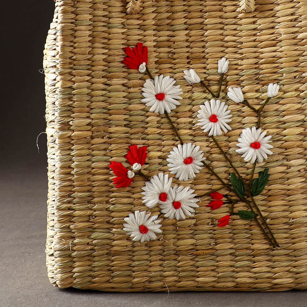 ITOKRI CRAFTS INITIATIVE Beige - Handcrafted Natural Water Reed Embroidered Shopping Bag - view 3