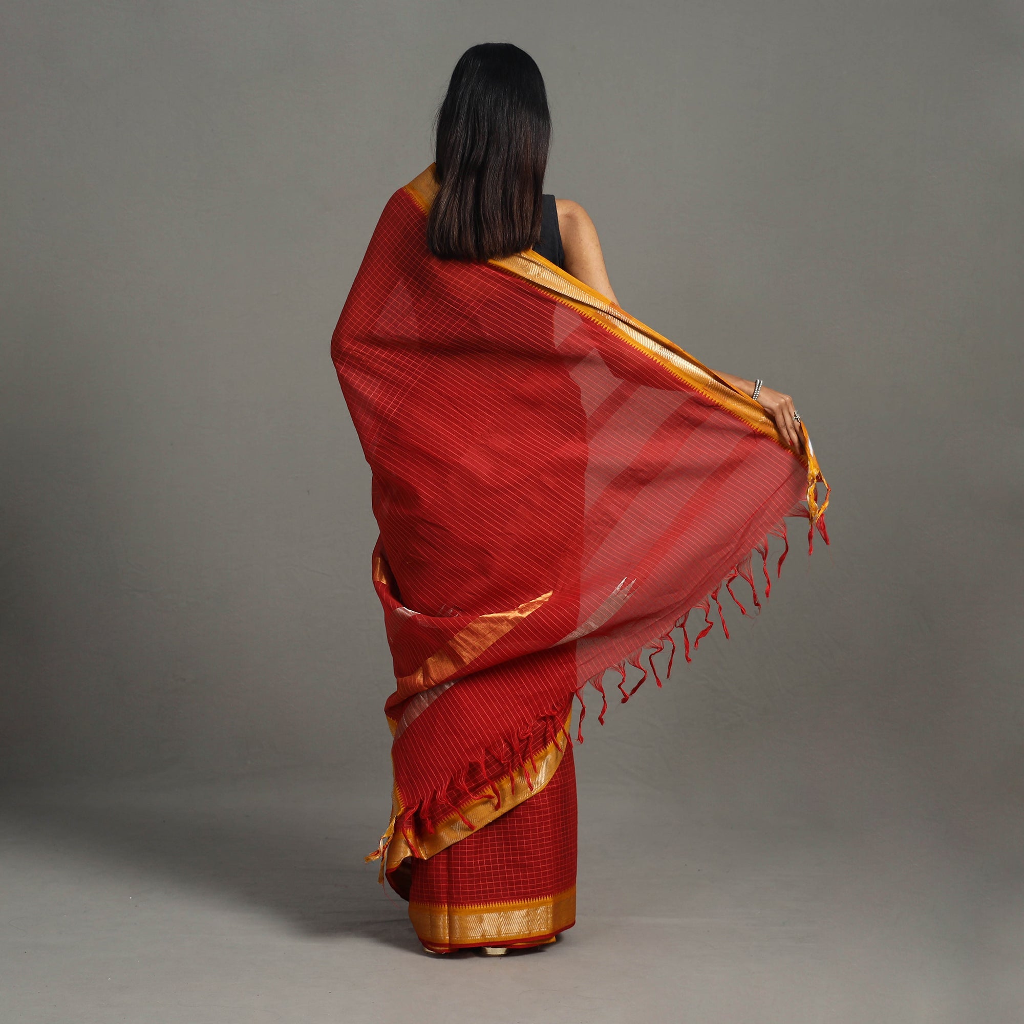 CREYO Checks Zari Dobby Cotton Handloom Saree 26 - view 3