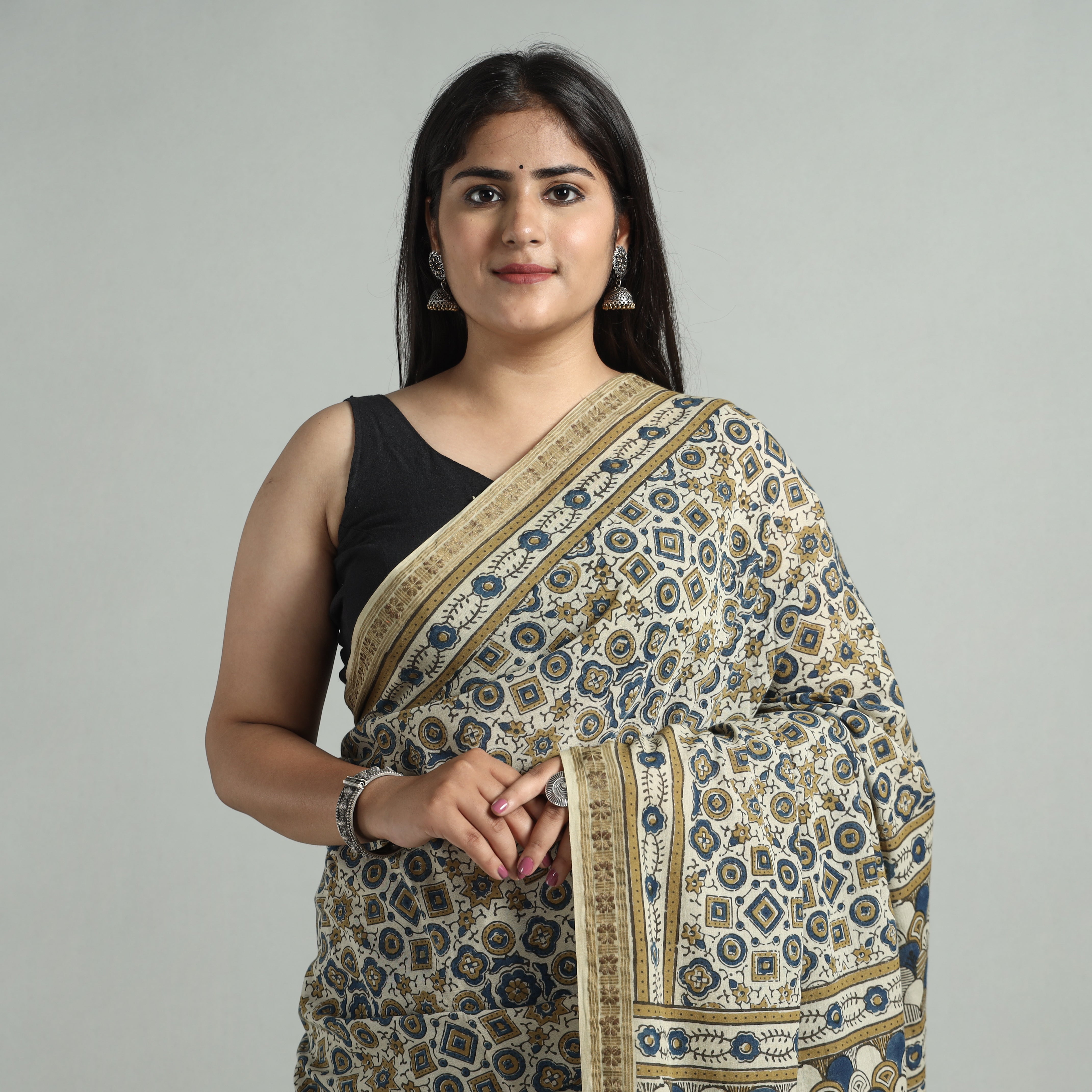 AJRAKH BY JABBAR KHATRI Beige - Natural Dyed Block Print Mul Cotton Ajrakh Saree 01 - view 3