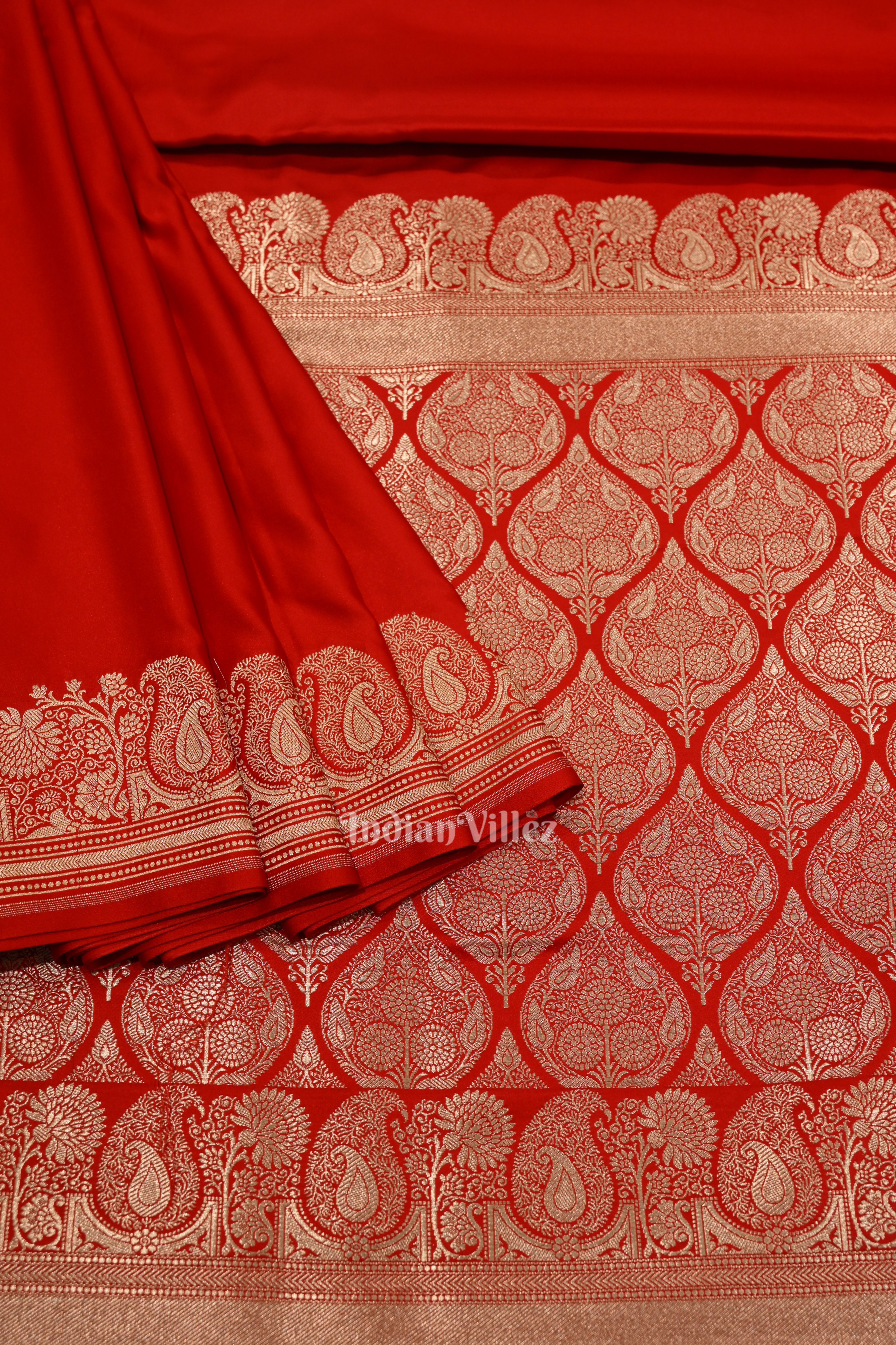 IndianVillèz Gergeous Flaunt Red Soft Pure Mashru Satin Silk Banarasi Saree