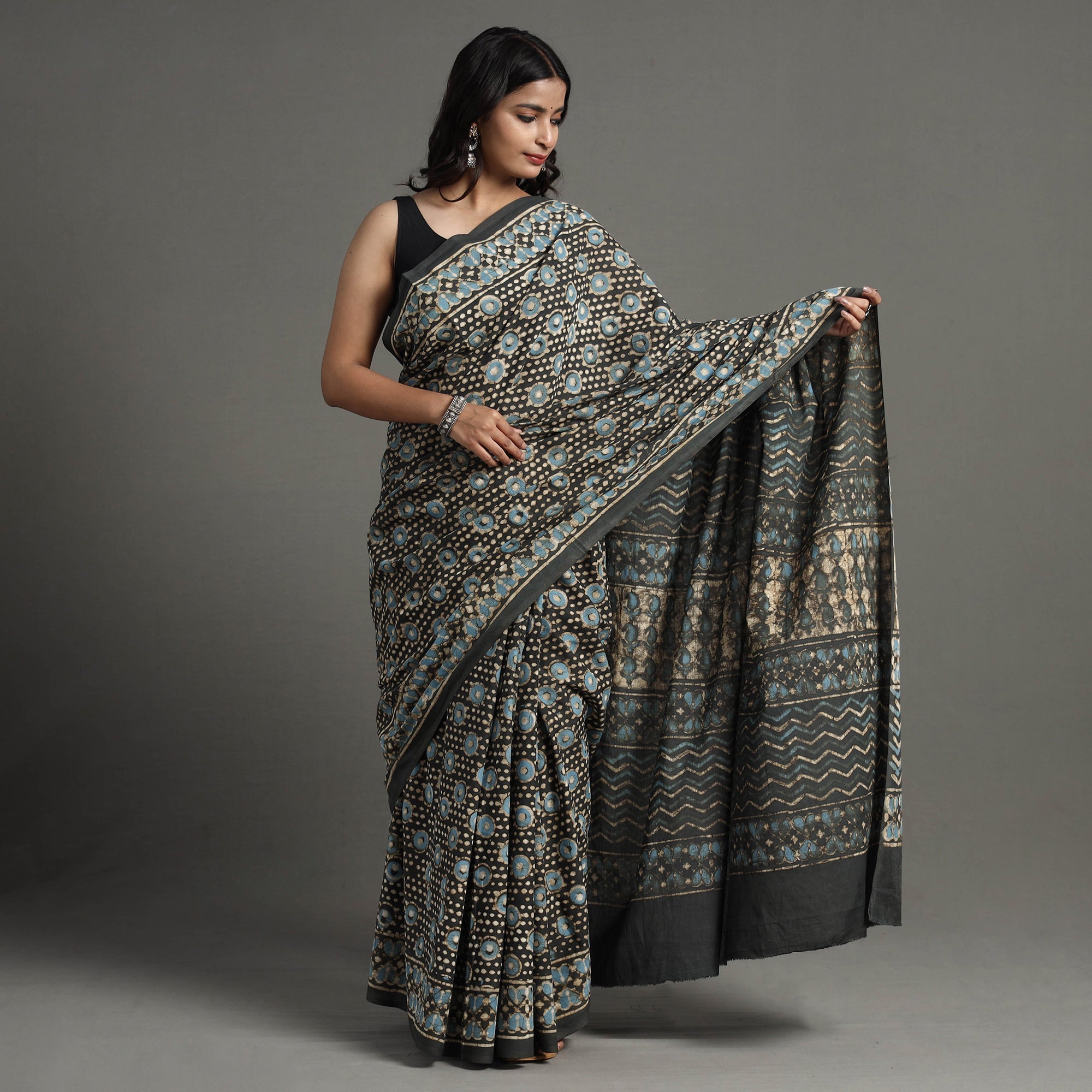 HAVELI CHRONICLES Brown - Pipad Hand Block Printed Cotton Saree - view 2