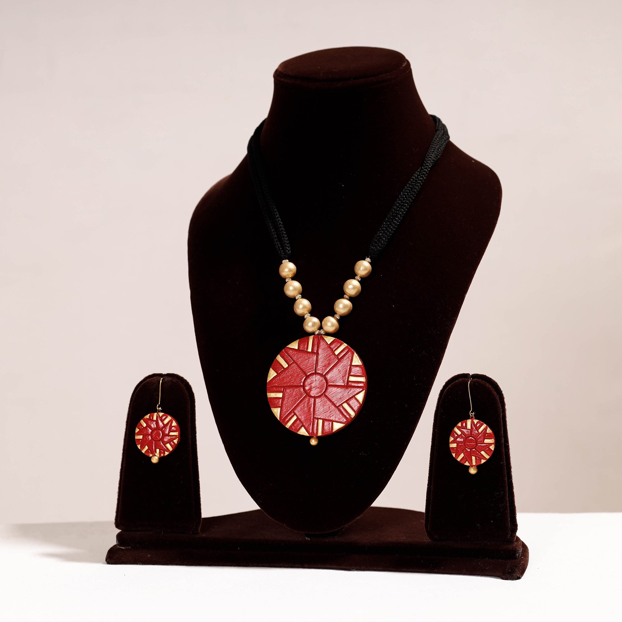 KHUSHBASH - HAPPY LOOM OF EAST Bishnupur Handpainted Terracotta Necklace Set
