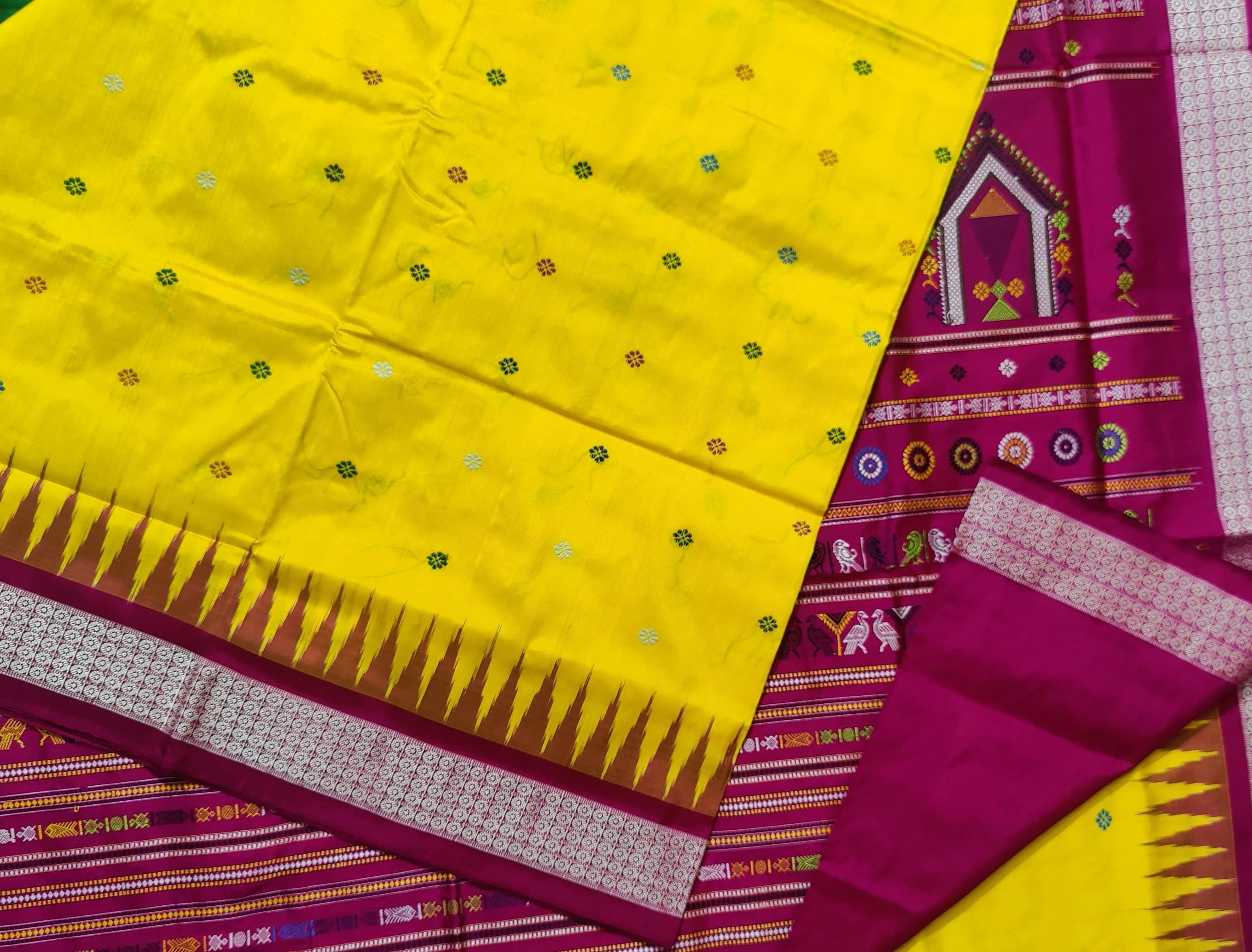 IndianVillèz Yellow Maroon Sambalpuri Ikat Dolabedi Silk Saree