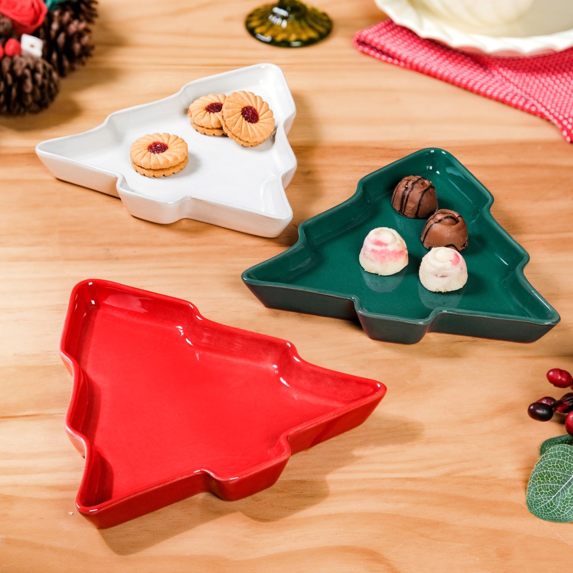 Nestasia Christmas Tree Snack Plates Set Of 3 - view 3