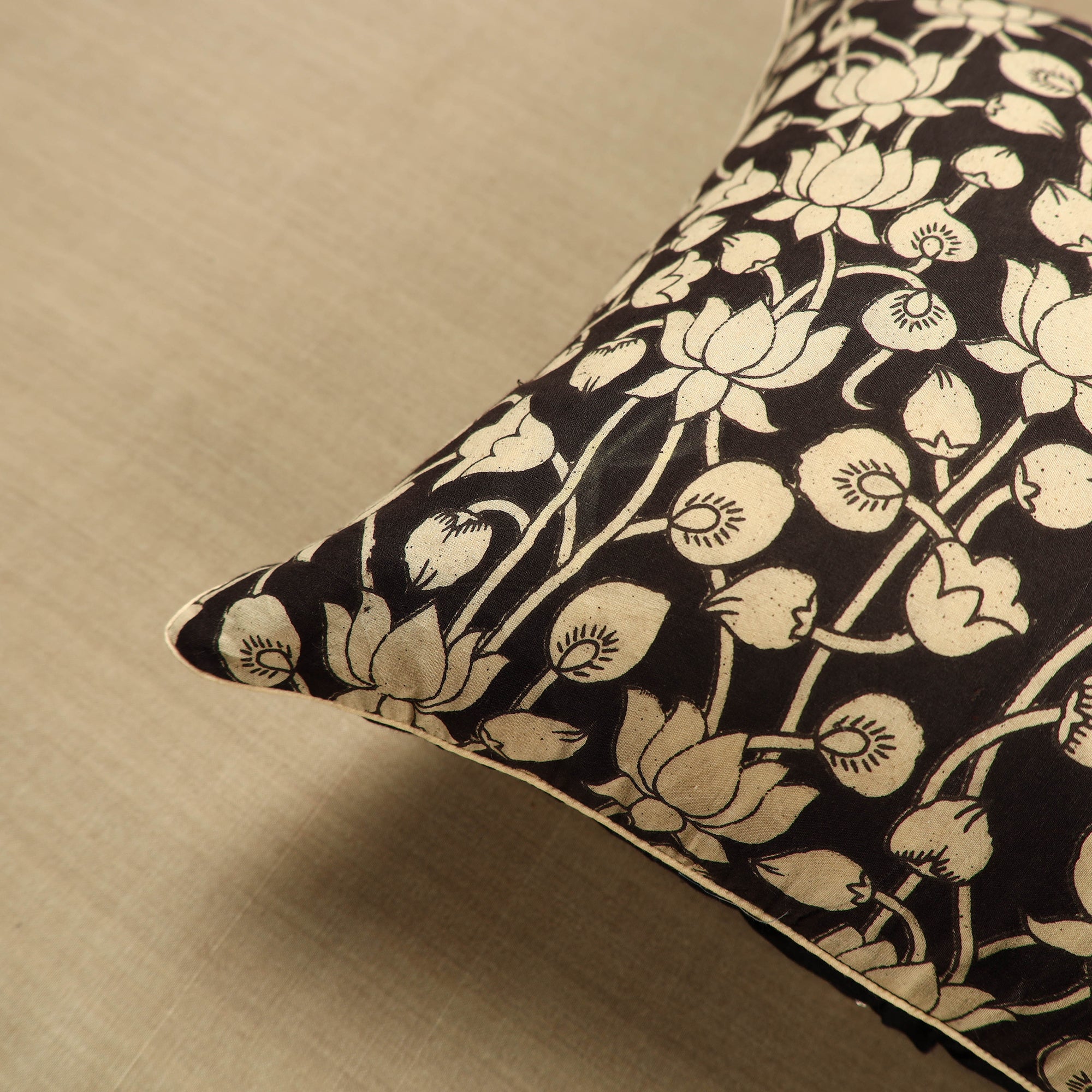 NOORI BAZAR Black - Cotton Printed Kalamkari Cushion Cover (16 x 16 in) 08 - view 2