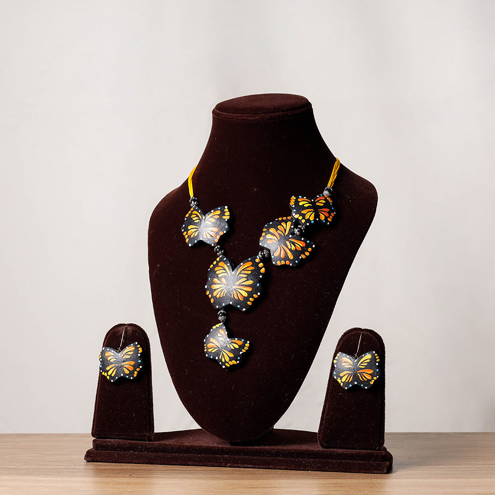 KHUSHBASH - HAPPY LOOM OF EAST Bishnupur Handpainted Terracotta Necklace Set