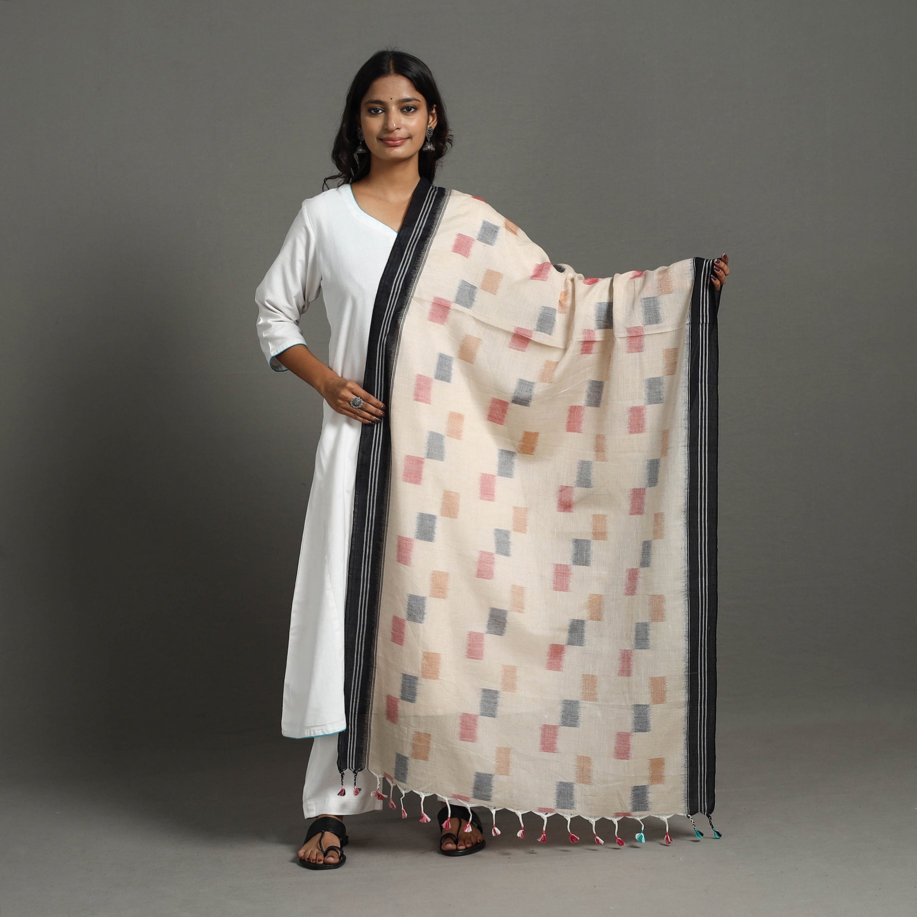 ASHOKA ASSEMBLE - CELEBRATING CRAFTS OF ODISHA Beige - Handloom Cotton Maniabandha Ikat Dupatta 33 - view 2