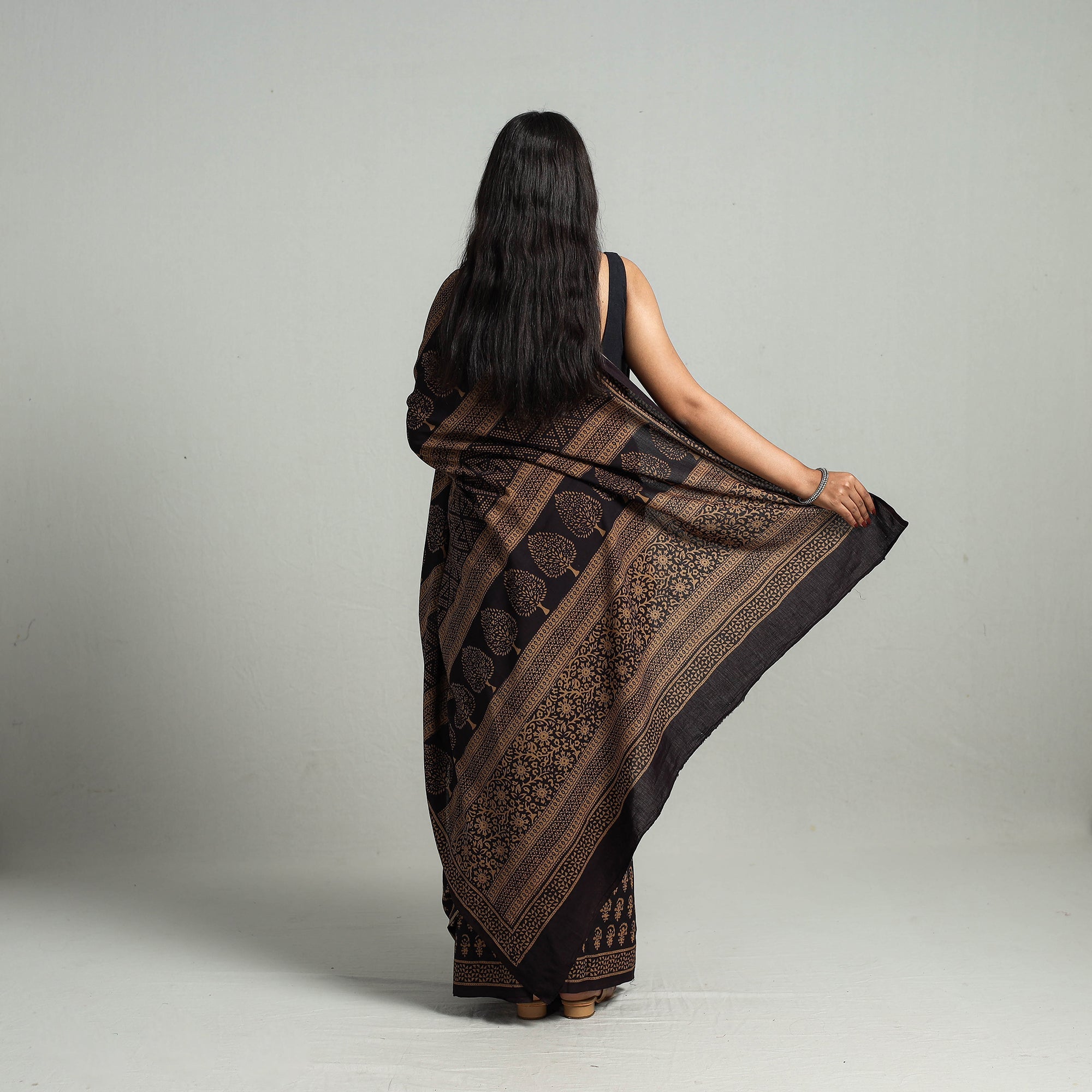 BAGH PRINTS BY MOHAMMED BILAL KHATRI Brown - Natural Dyed Bagh Print Cotton Saree with Blouse Piece 08 - view 6