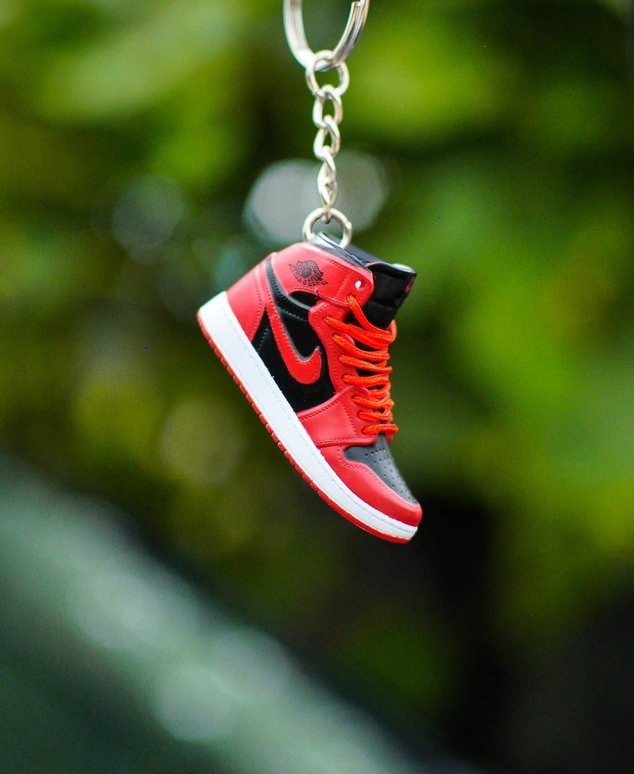 Kicks Machine 3D Sneaker Keychain AJ1 Varsity Red 1985