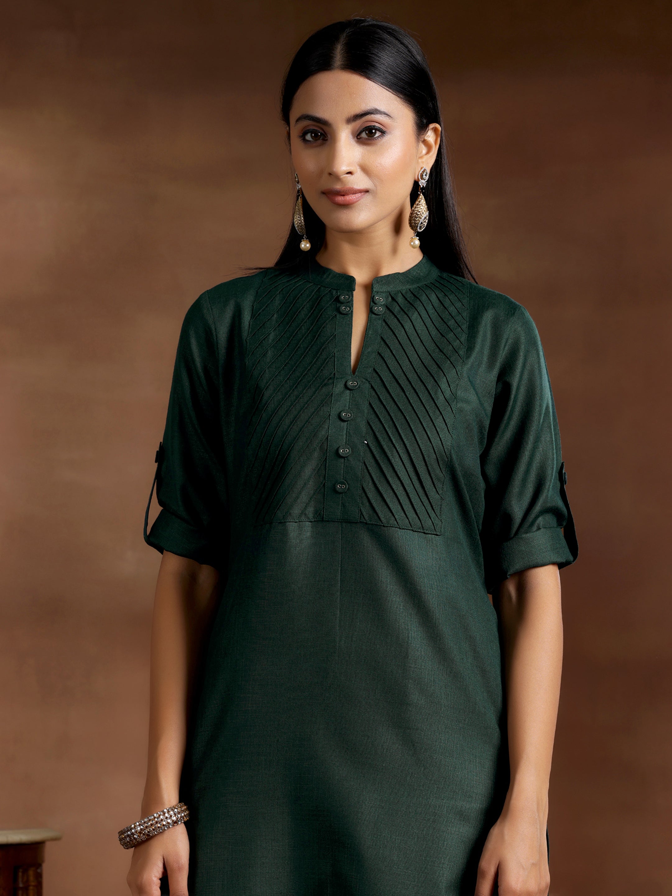 Libas Green Solid Cotton Blend Straight Kurta - view 5