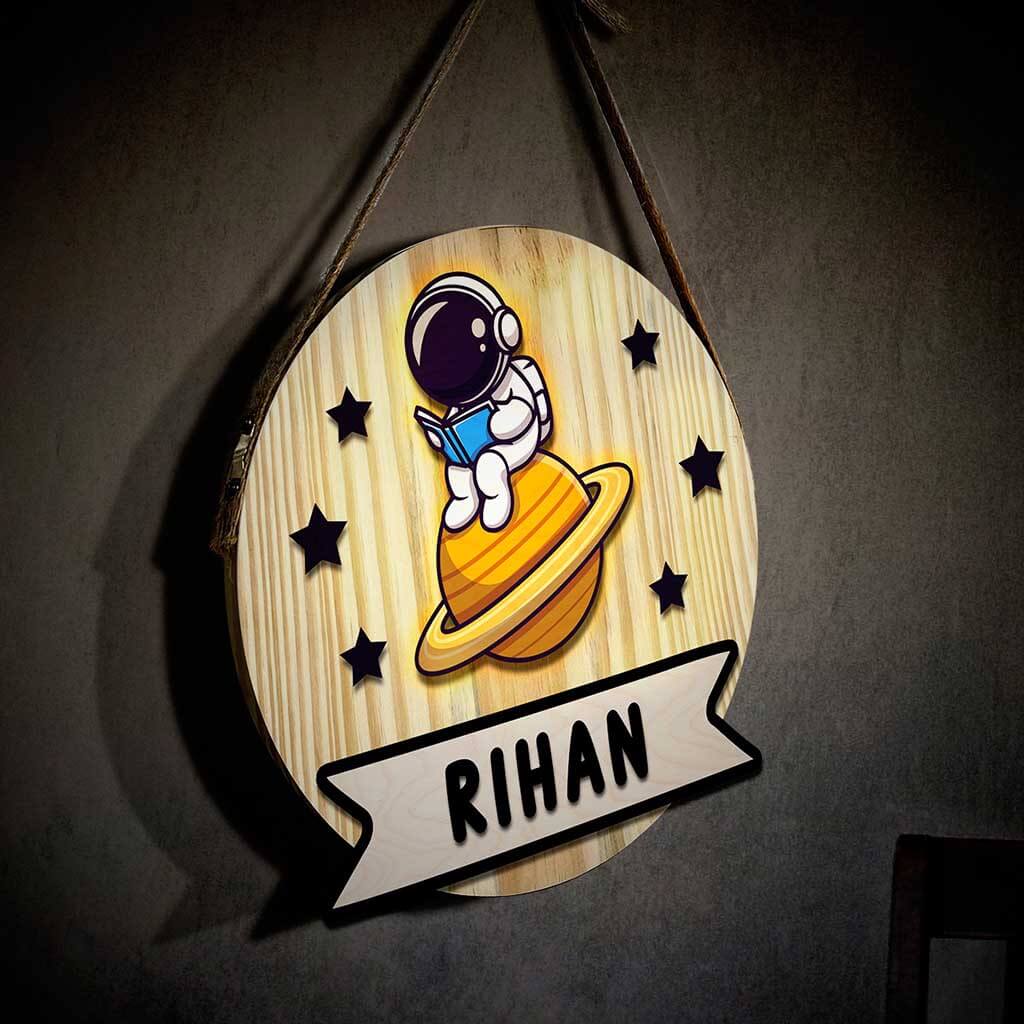 Chitra Chaya Personalized Wooden Astronaut Wall Lamp