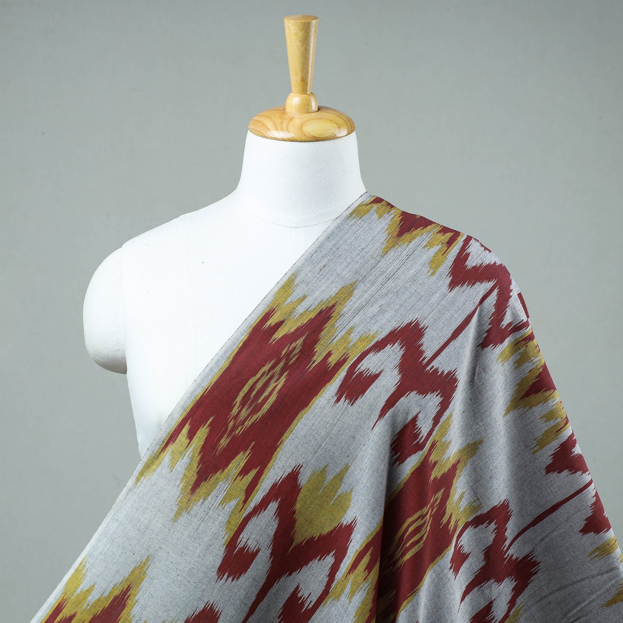 POCHAMPALLY IKAT WEAVES BY GOVARDHAN grey - Handloom Cotton Pochampally Central Asian Ikat Fabric