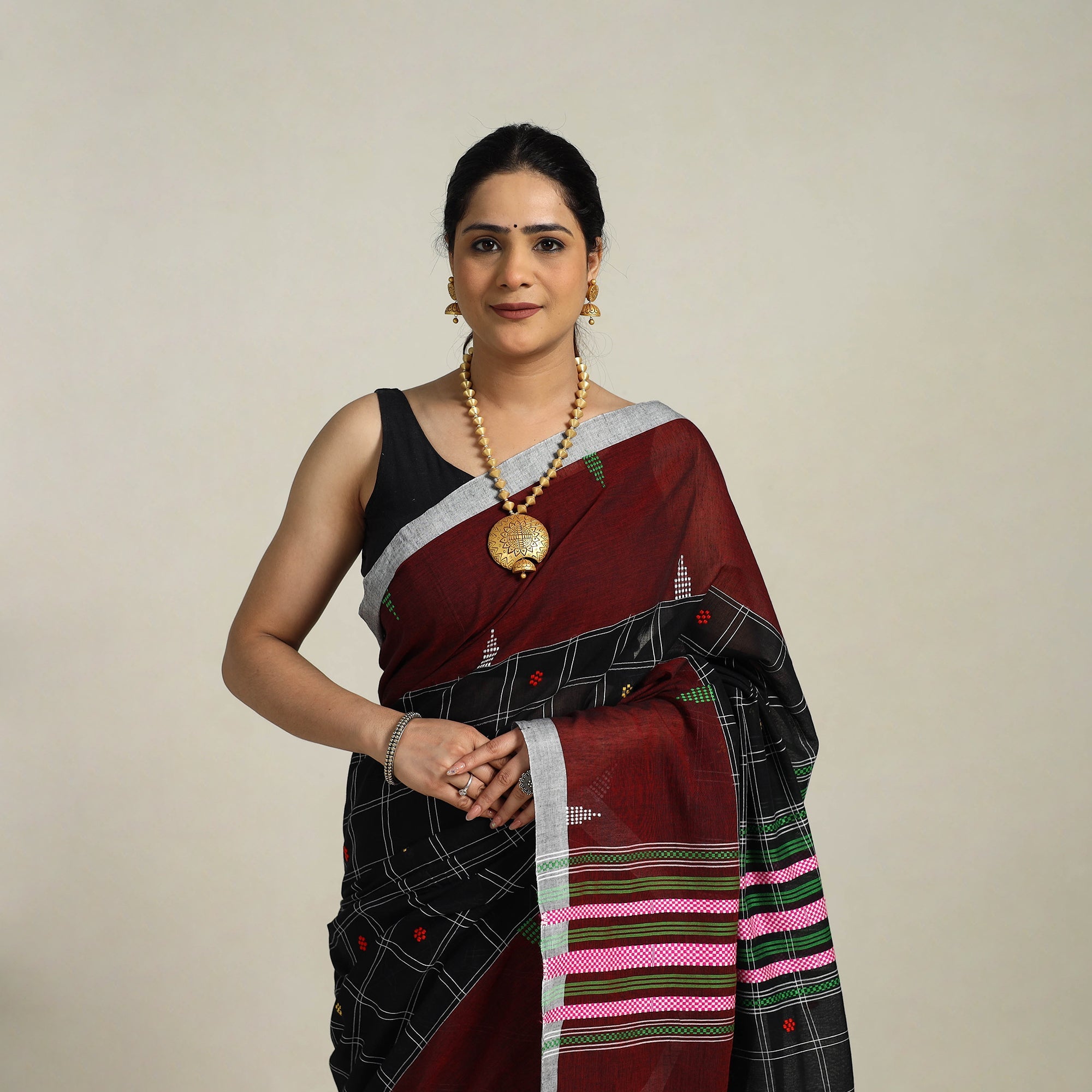 SASHA Black - Phulia Handloom Cotton Saree with Thread Buti 17 - view 2