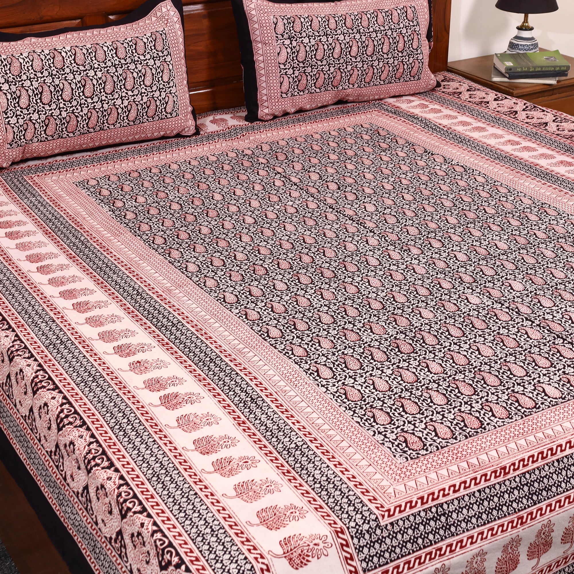 BAGH PRINTS BY ANSHAR FARUKH KHATRI Black - Cotton Bagh Print Double Bedsheet with Pillow Covers 18 - view 2