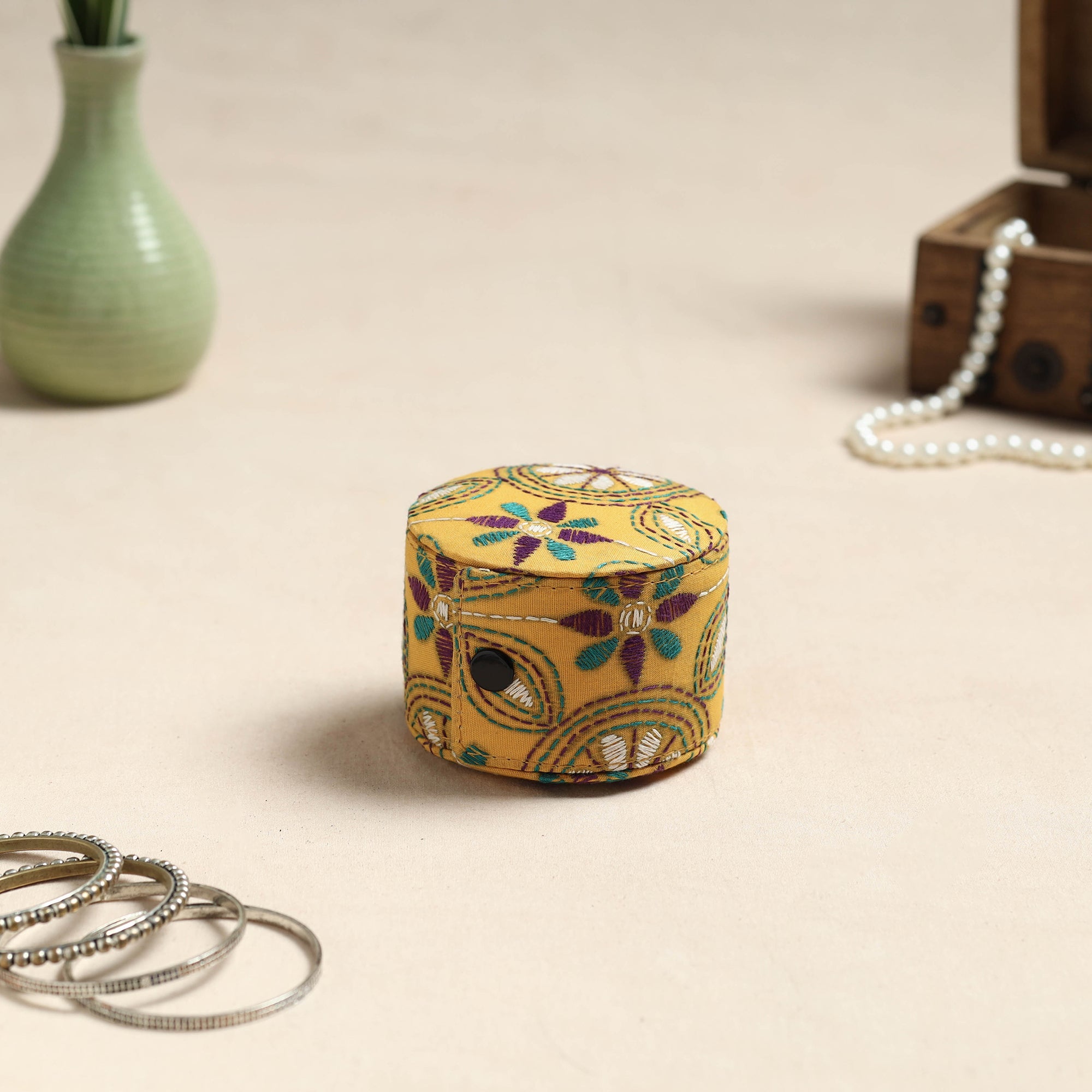 ASALKAAR Bengal Kantha Work Handcrafted Bangle Box (Small)