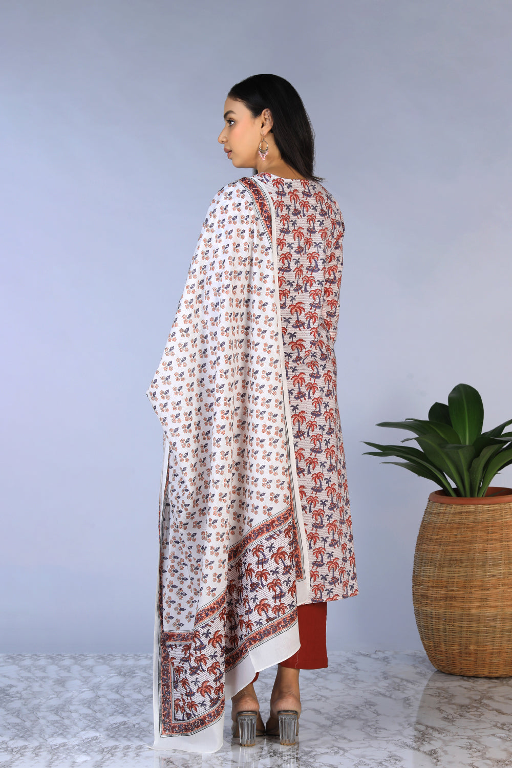 Kalanjali Ethnics Handblock printed straight fit Kurti and dupatta set - view 7