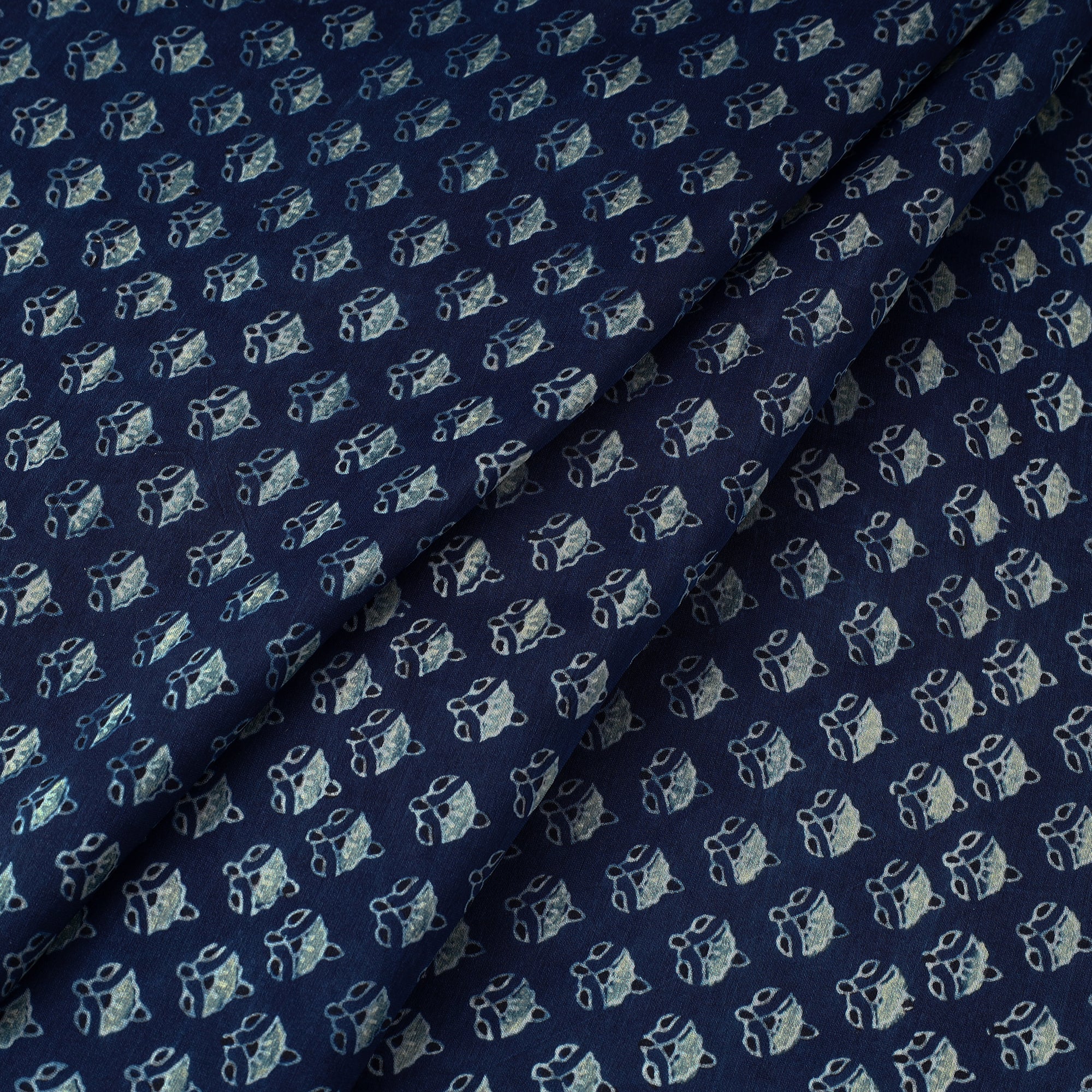 AJRAKH BY SUFIYAN ISMAIL KHATRI Blue - Ajrakh Block Printed Natural Dyed Chanderi Silk Fabric 07 - view 2