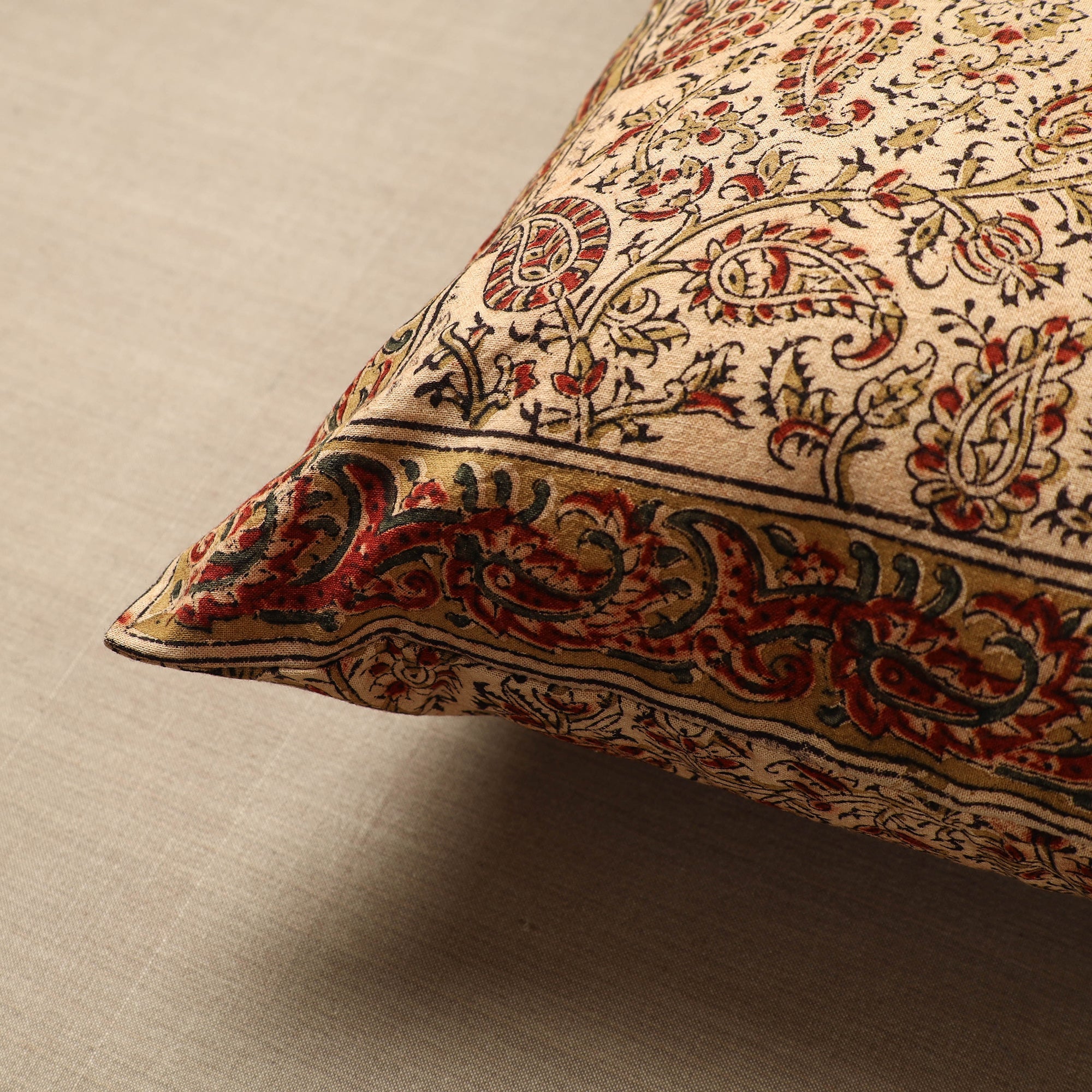 PITCHUKA SRINIVAS KALAMKARI PEDANA Beige - Original Pedana Block Print Cotton Kalamkari Cushion Cover 32 - view 2