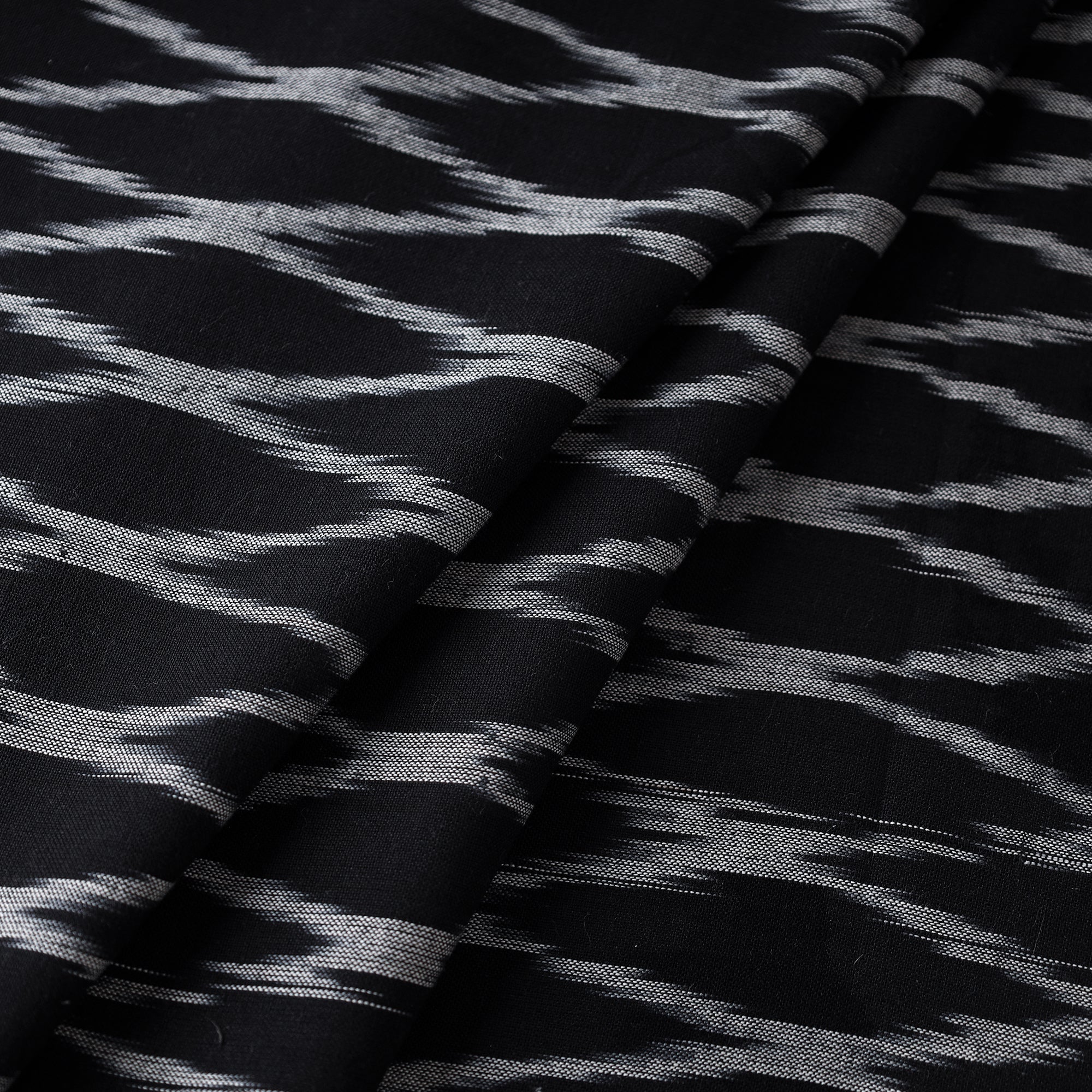 SOUTH KARGHA Black - Pochampally Ikat Weave Cotton Fabric 01 - view 2