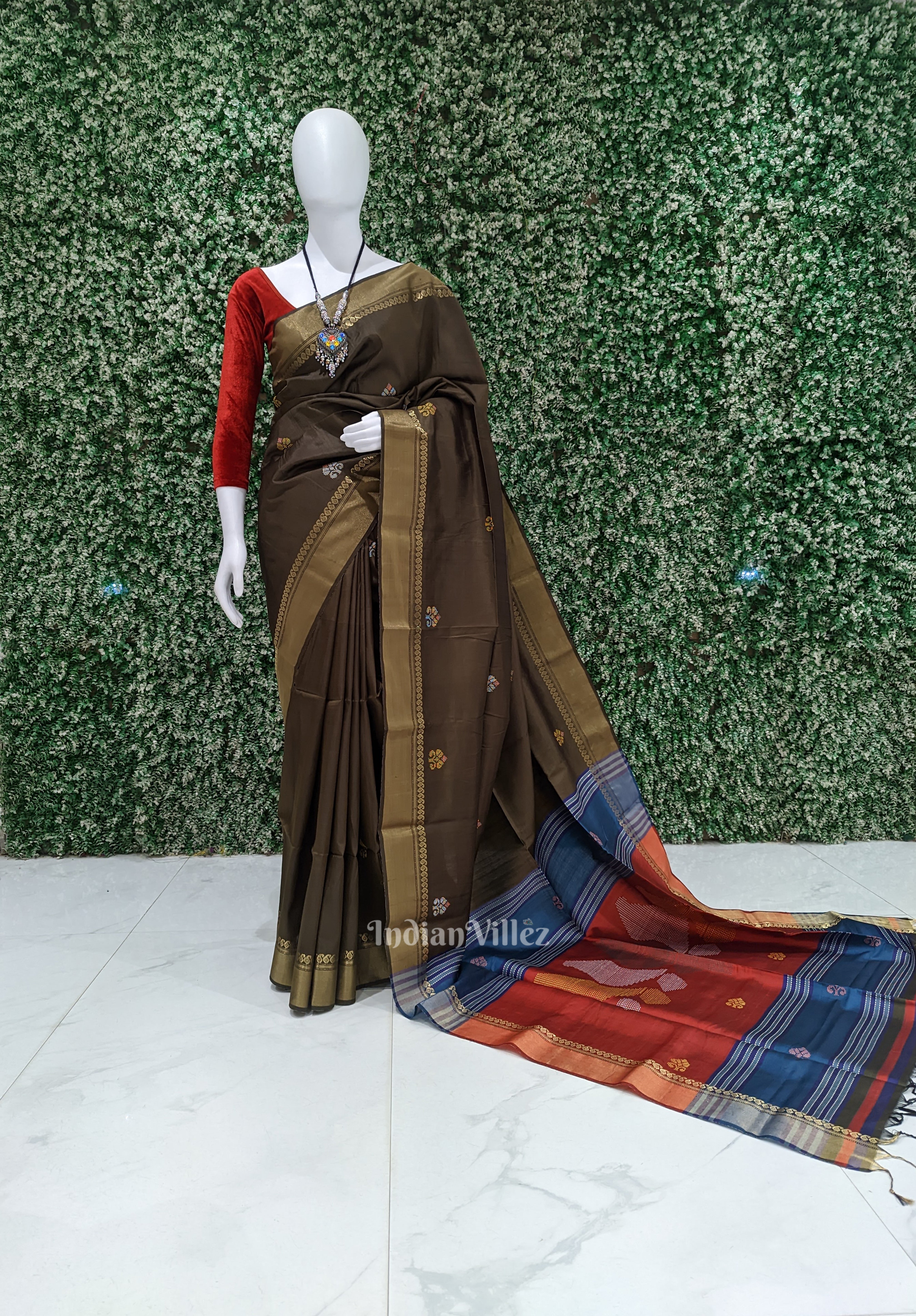 IndianVillèz Musk Green With Red Dual Tone Pure Bishnupuri Silk Saree
