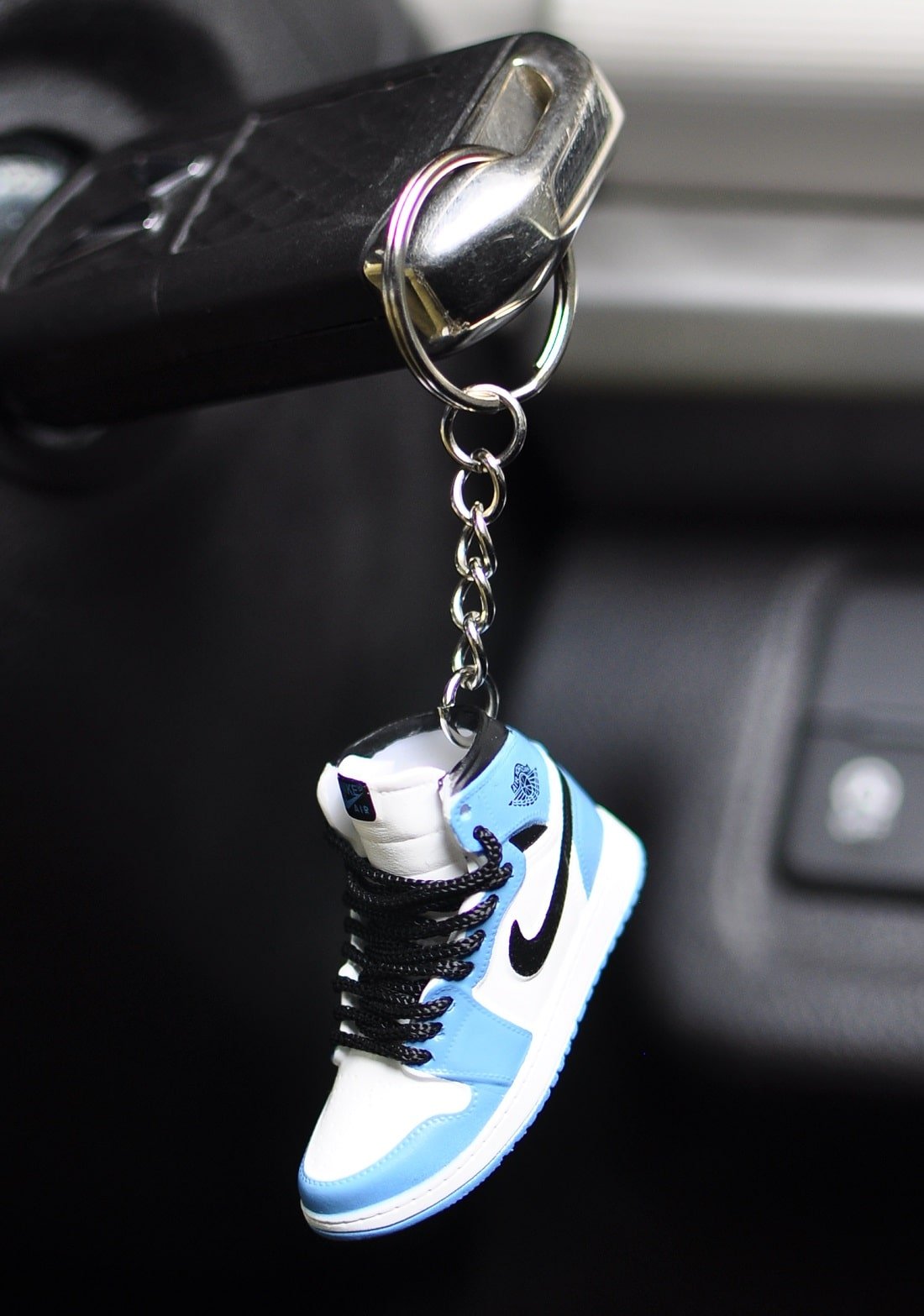 Kicks Machine 3D Sneaker Keychain AJ1 UNC