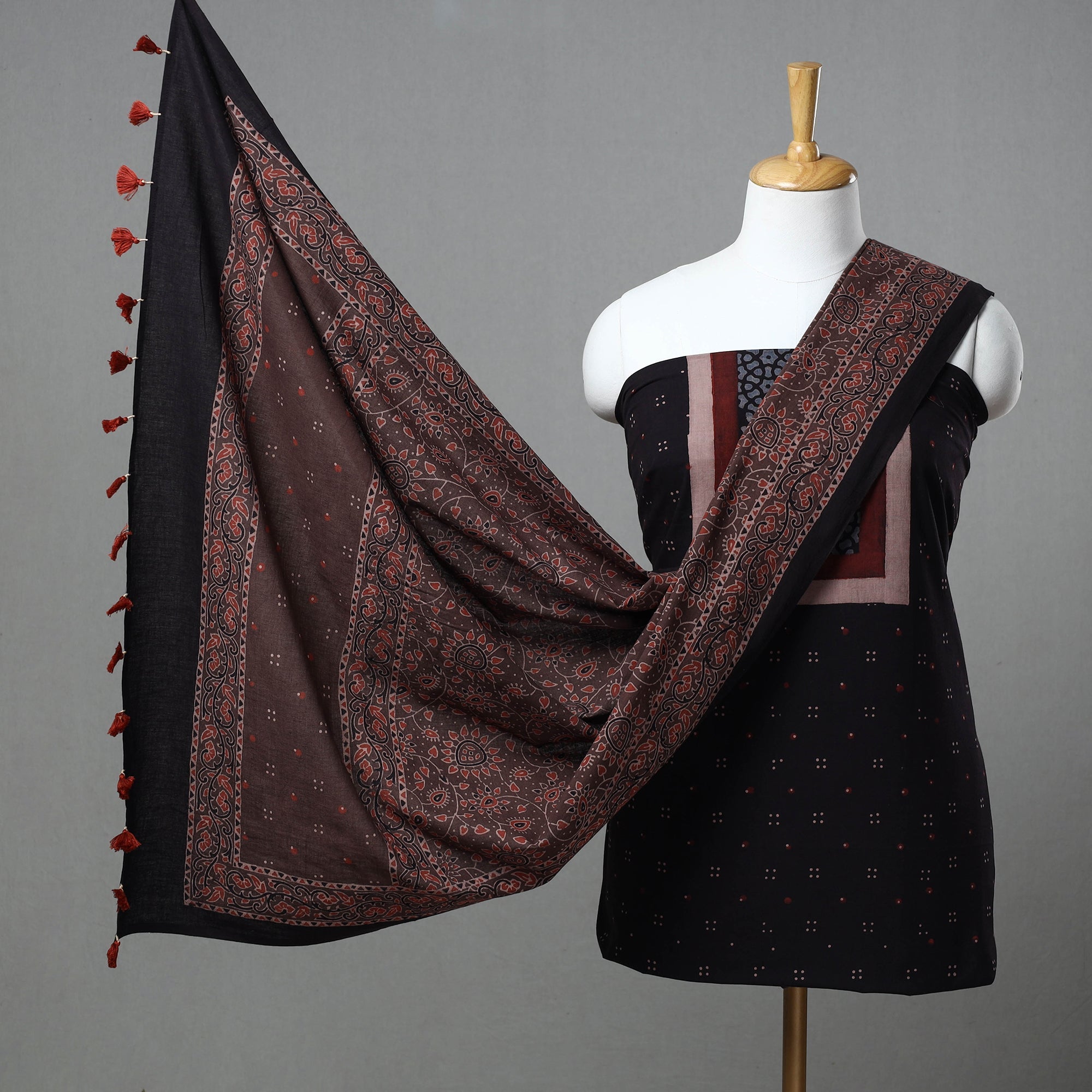 AJRAKH BY JABBAR KHATRI Black - Kutch Block Print Cotton 3pc Ajrakh Dress Material 05