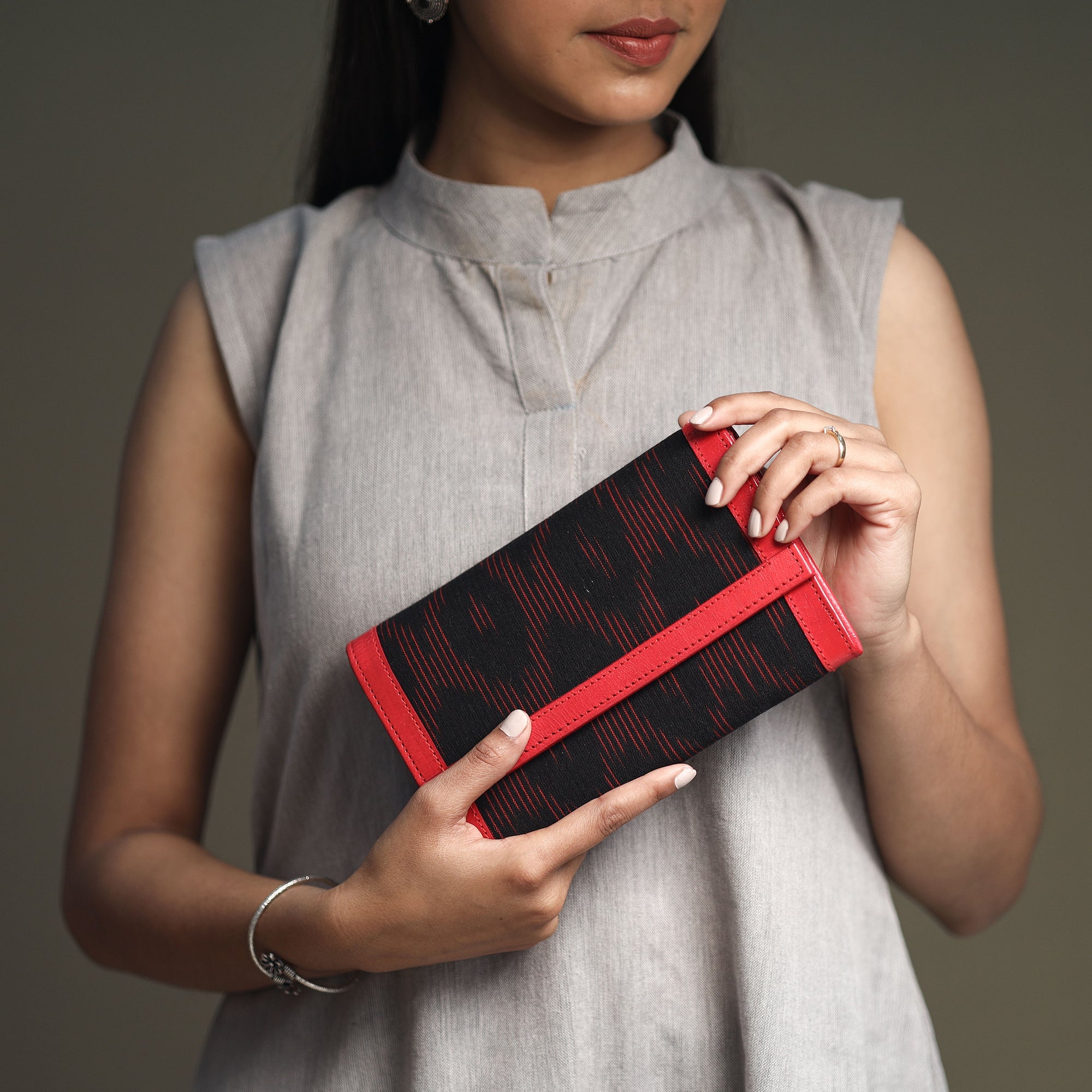 ASALKAAR Black - Handcrafted Ikat Weave Leather Wallet