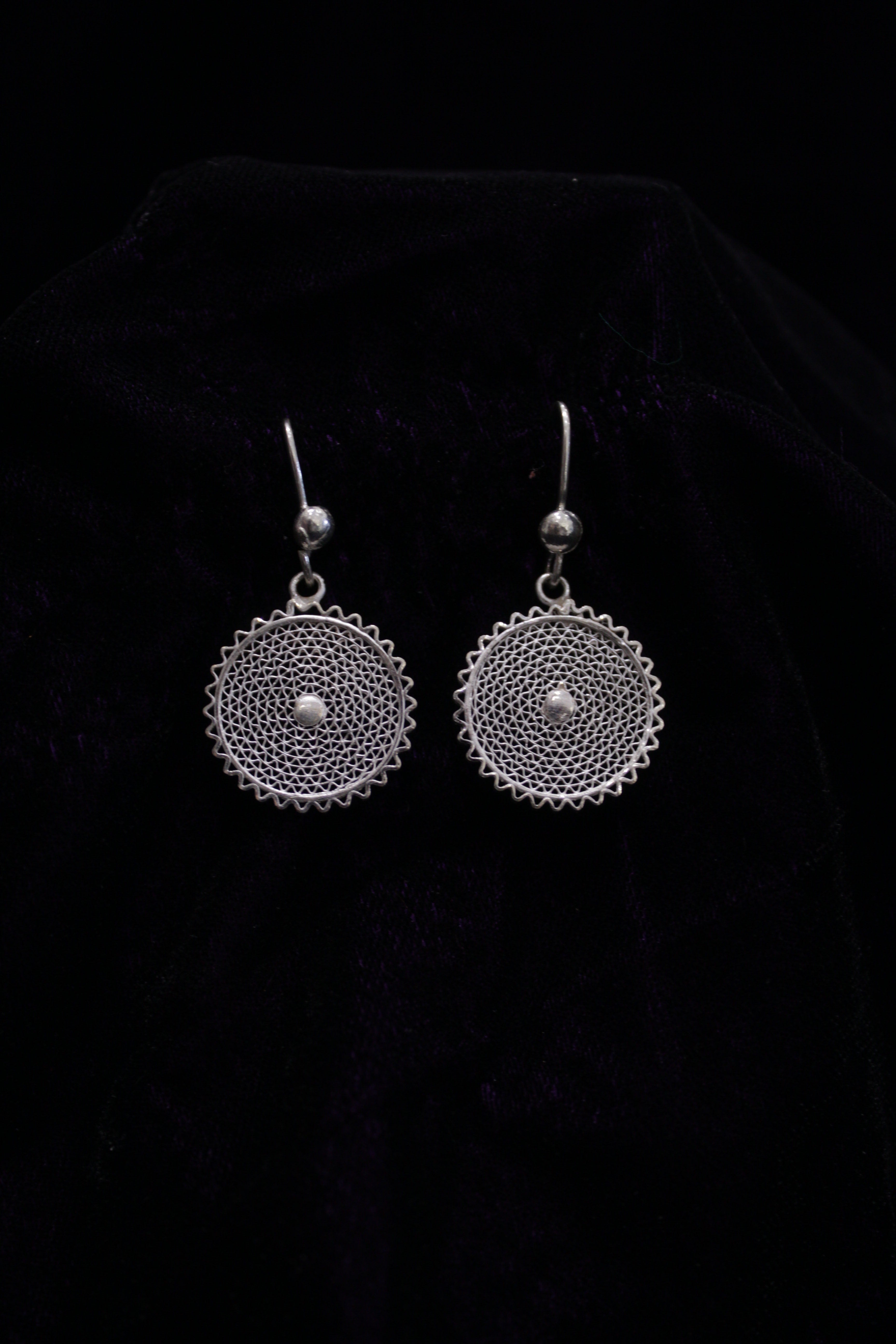 Indianvillez Circular Web Medial Silver Filigree Earring - view 2