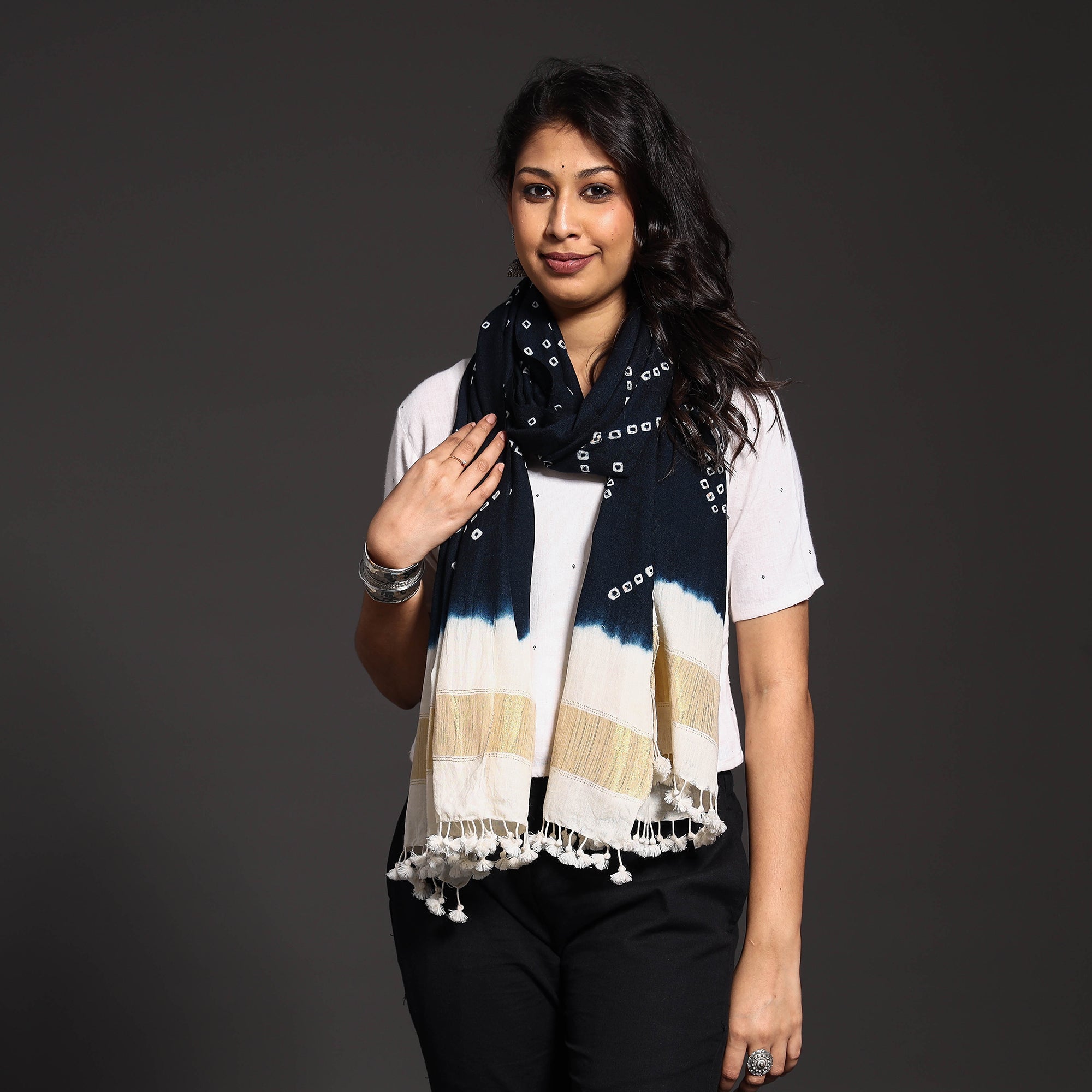 VANKAR BHIMJI KANJI Black - Kutch Handwoven Merino Wool Tie-Dye Bandhani Stole