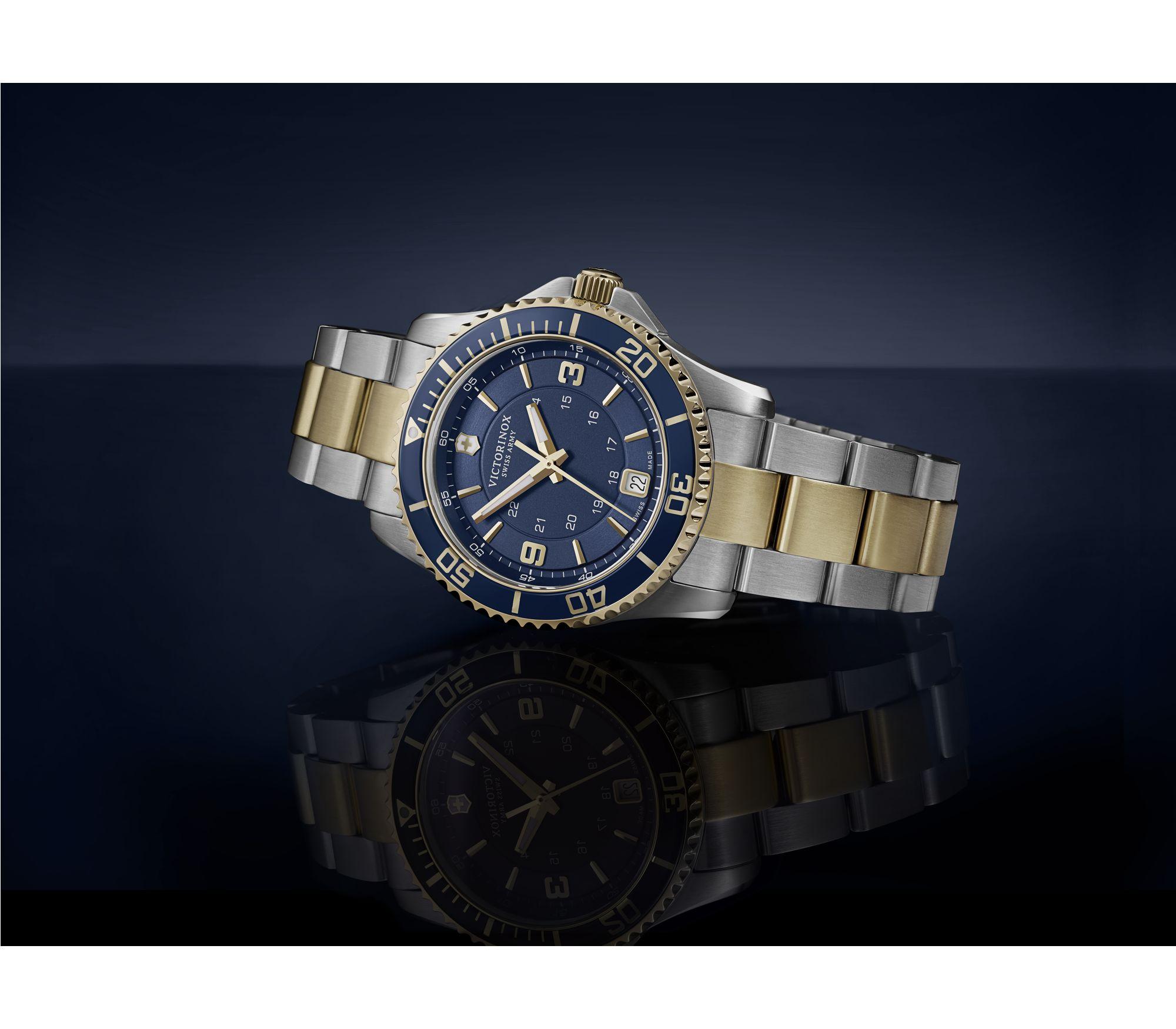 Victorinox Maverick Small Blue Dial Men 34MM - view 2