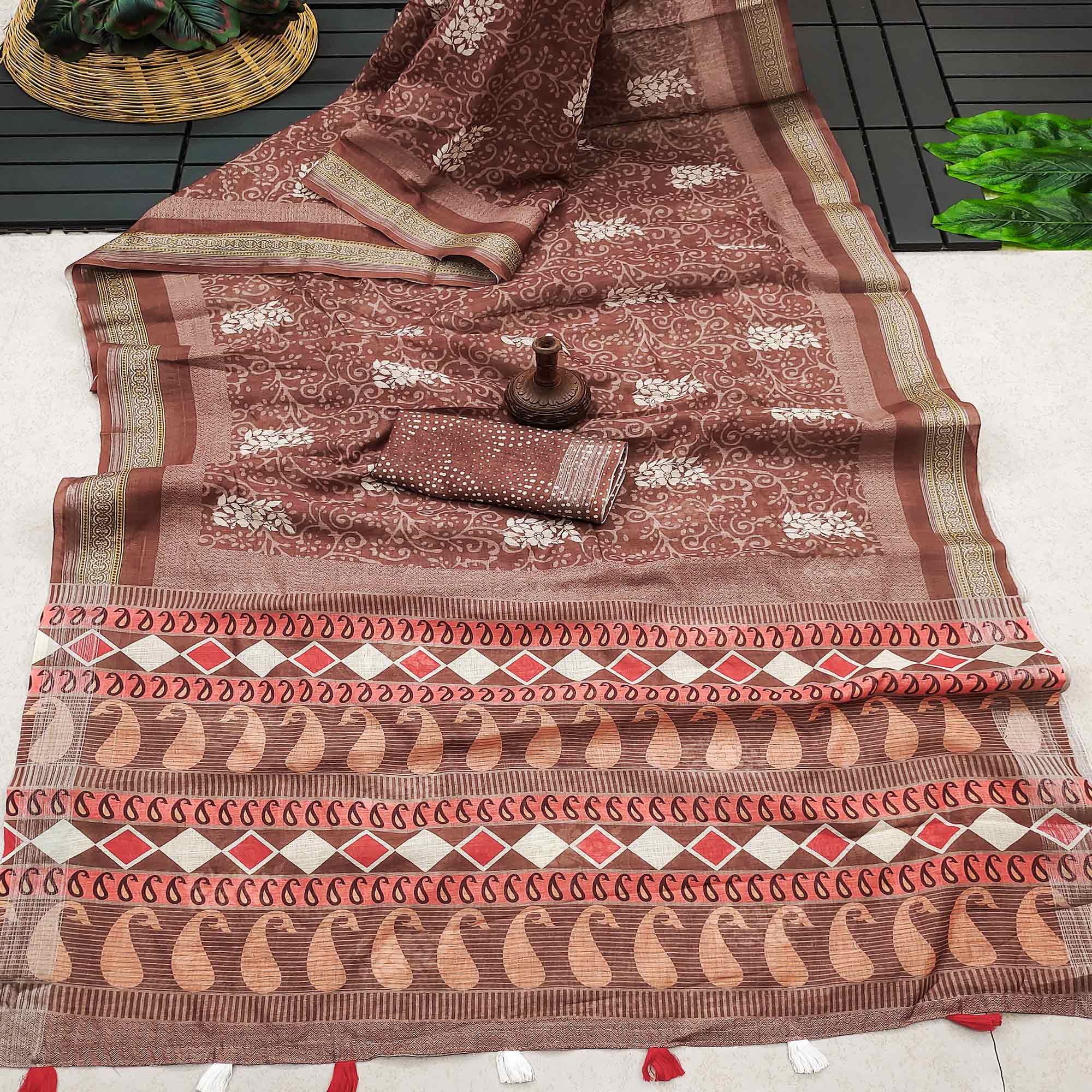 Peachmode Brown Printed Linen Saree – Women's