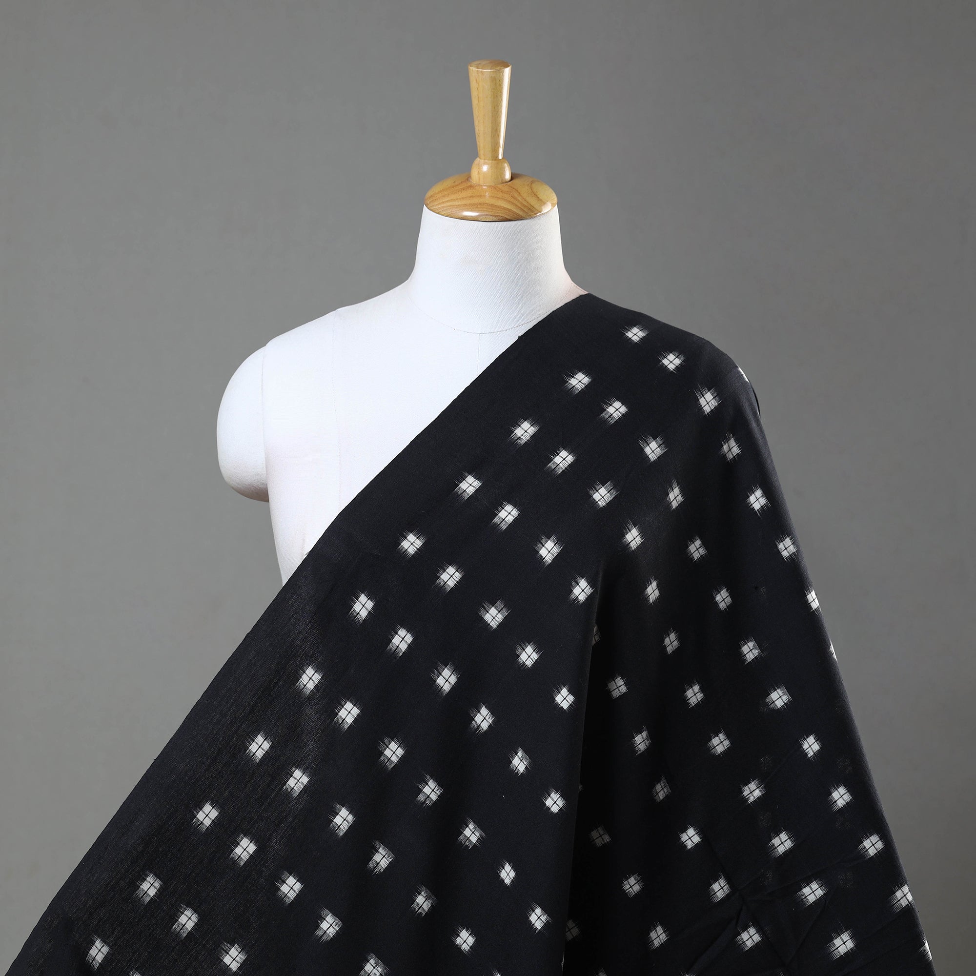 SOUTH KARGHA Black - Handloom Cotton Pochampally Double Ikat Fabric 03
