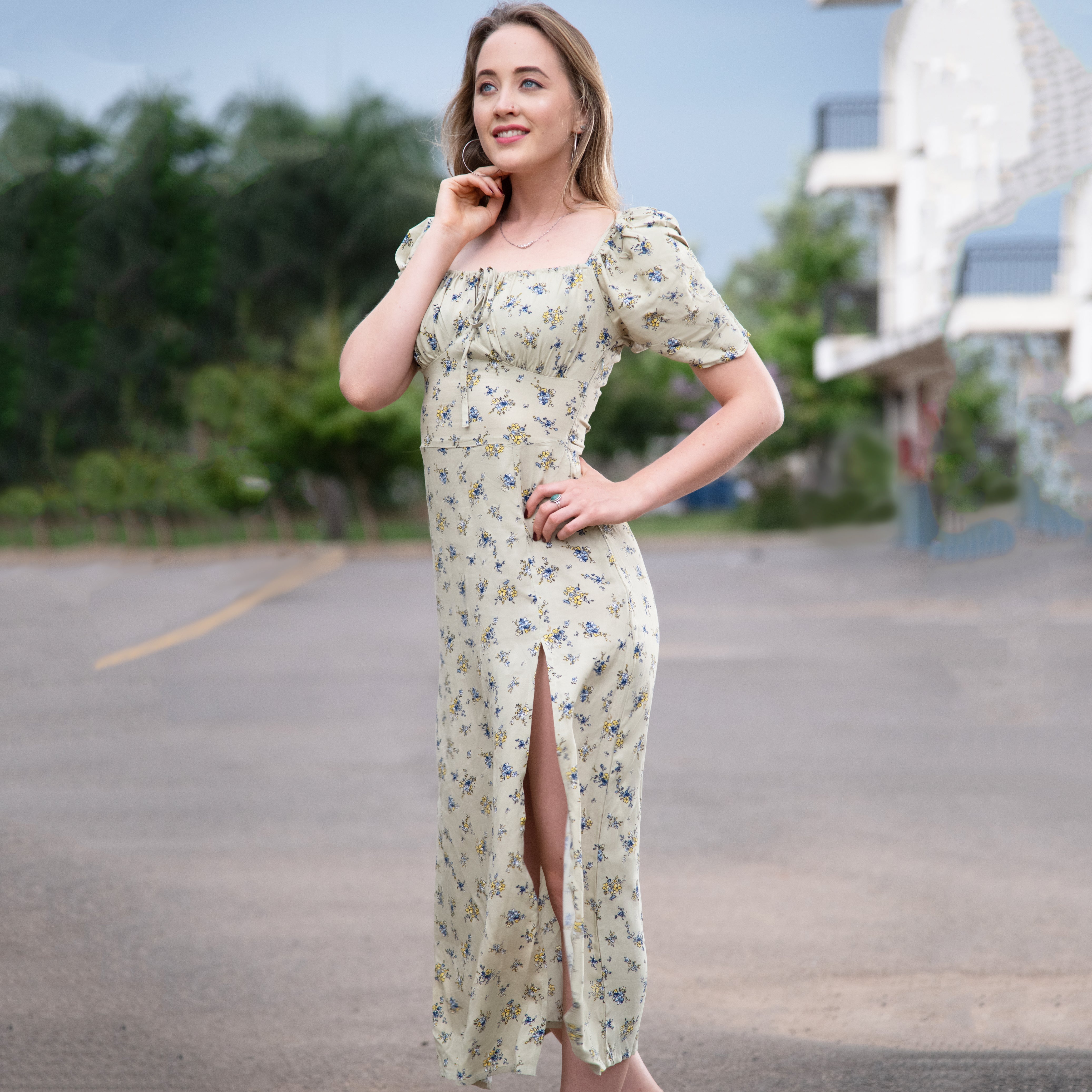 Cottage Core Midi Dress with Slit – Green - view 3