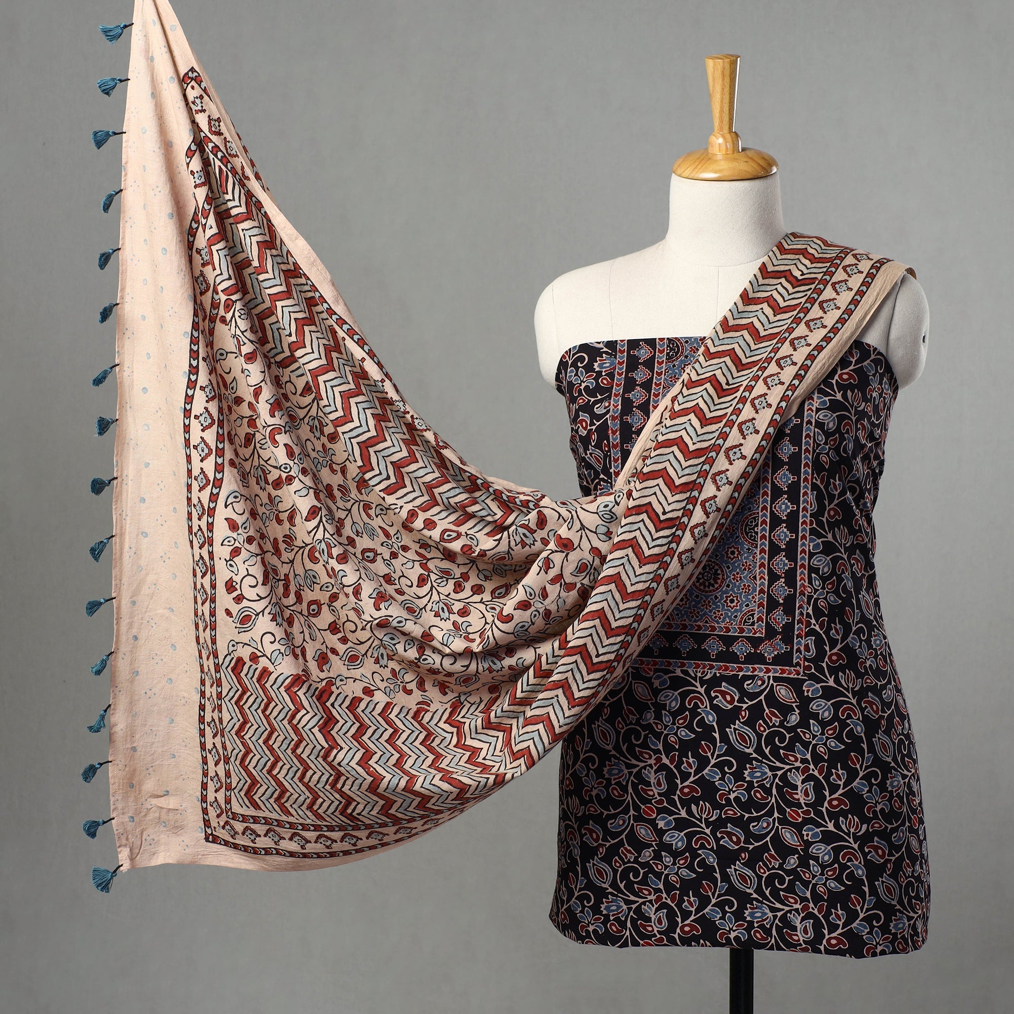 AJRAKH BY JABBAR KHATRI Black - Kutch Block Print Cotton 3pc Ajrakh Dress Material 17