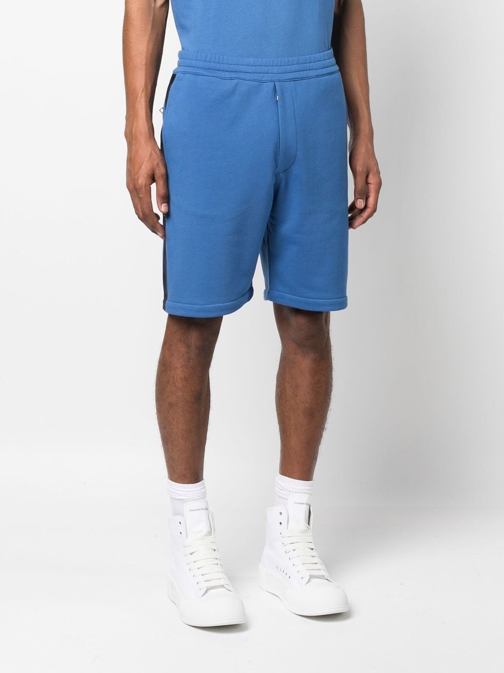 Alexander McQueen logo-tape jersey shorts - view 3